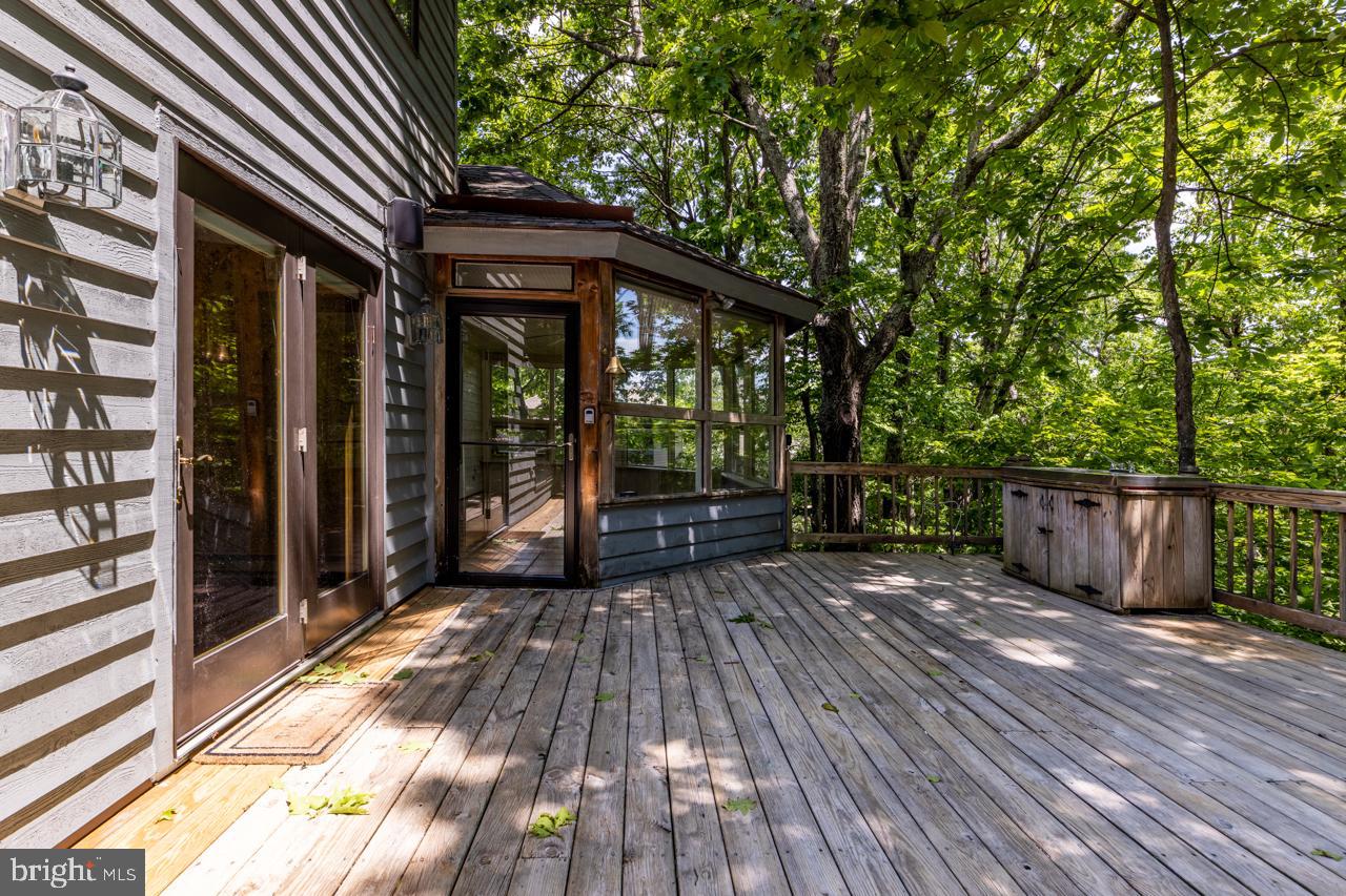 WINTERGREEN DEVILS KNOB - Residential