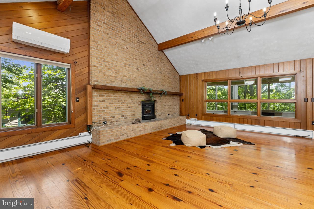 WINTERGREEN DEVILS KNOB - Residential