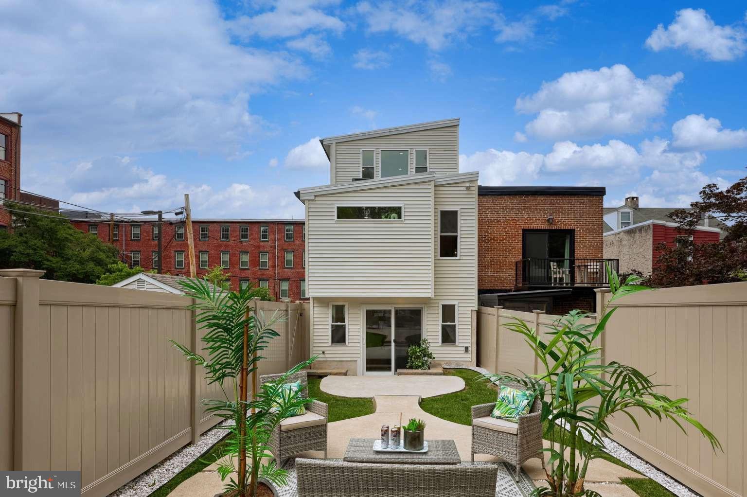 234 E FULTON STREET