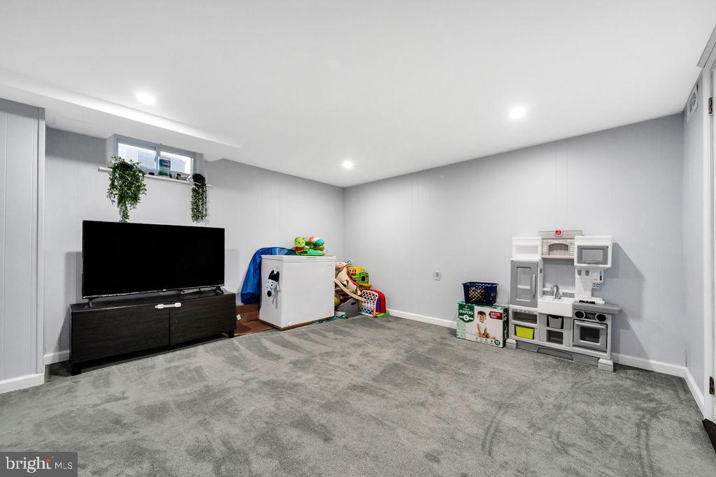 DREXEL PARK GARDEN - Residential Lease