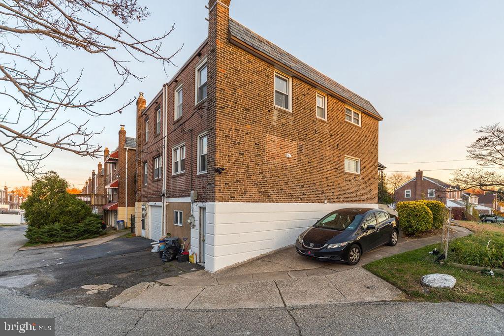 DREXEL PARK GARDEN - Residential Lease