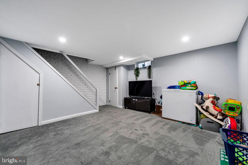 DREXEL PARK GARDEN - Residential Lease