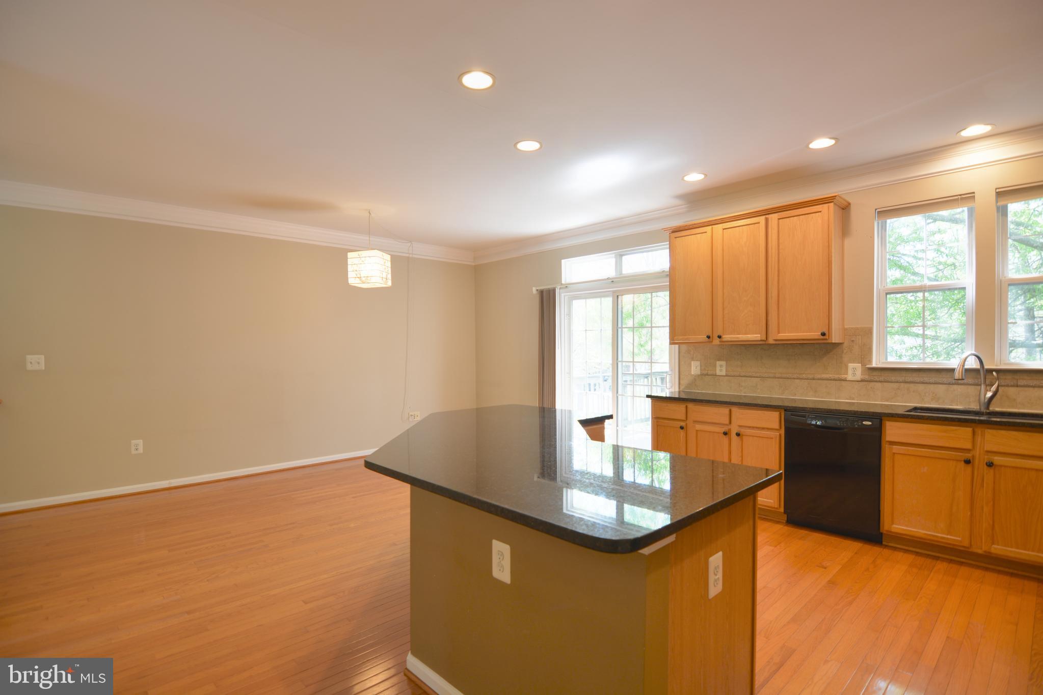 OLD CENTREVILLE TOWNES - Residential Lease