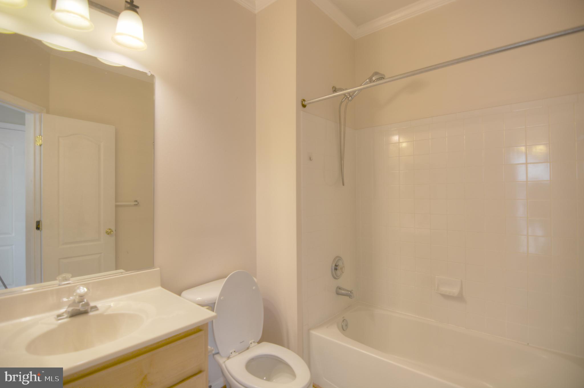 OLD CENTREVILLE TOWNES - Residential Lease