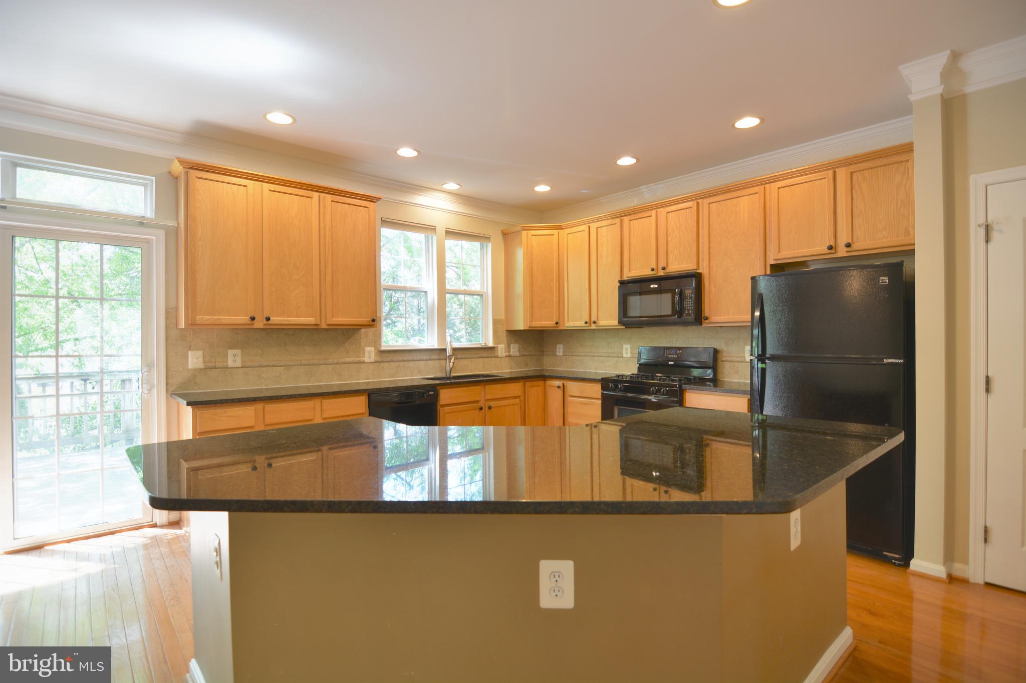 OLD CENTREVILLE TOWNES - Residential Lease