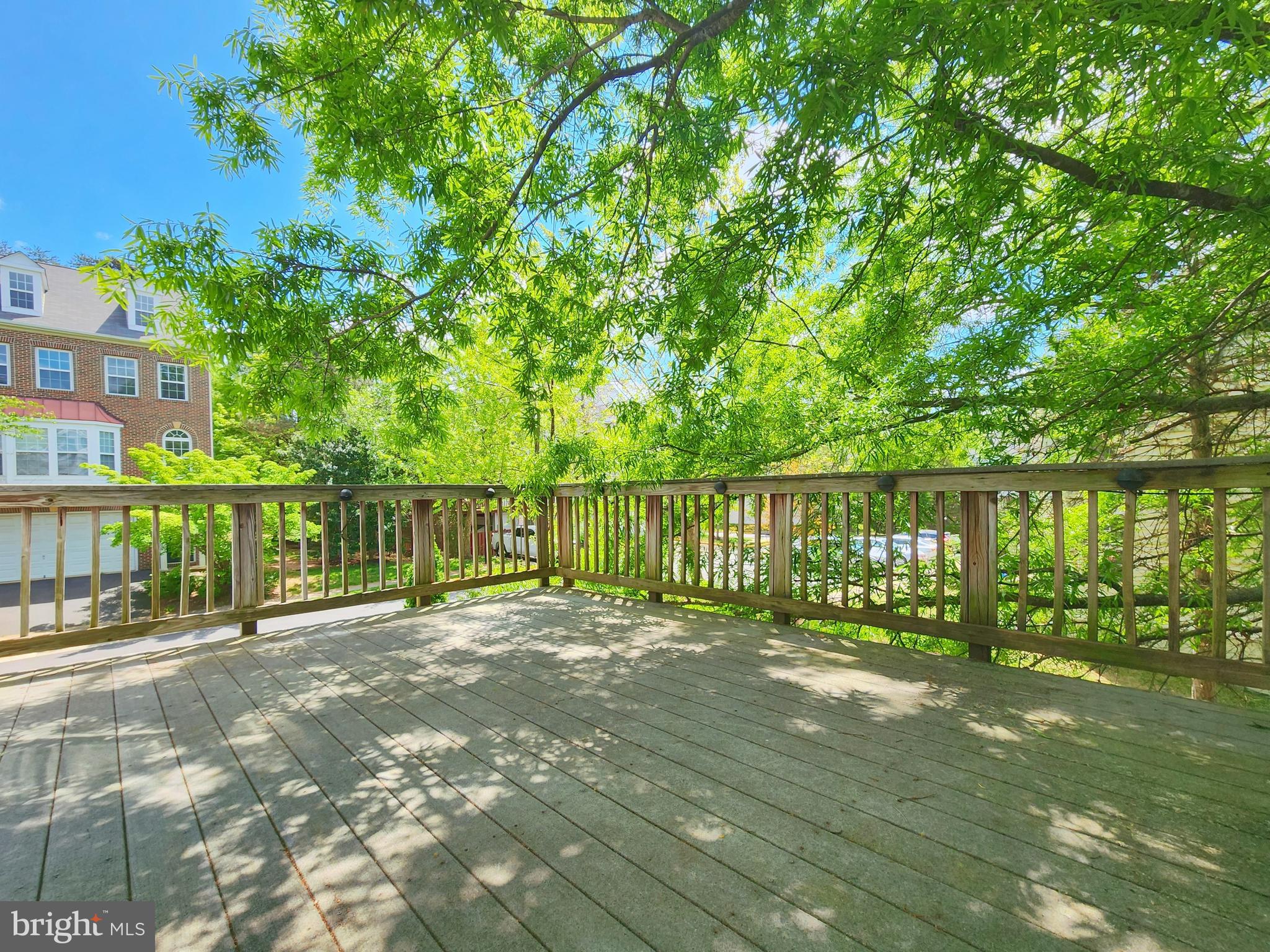 OLD CENTREVILLE TOWNES - Residential Lease