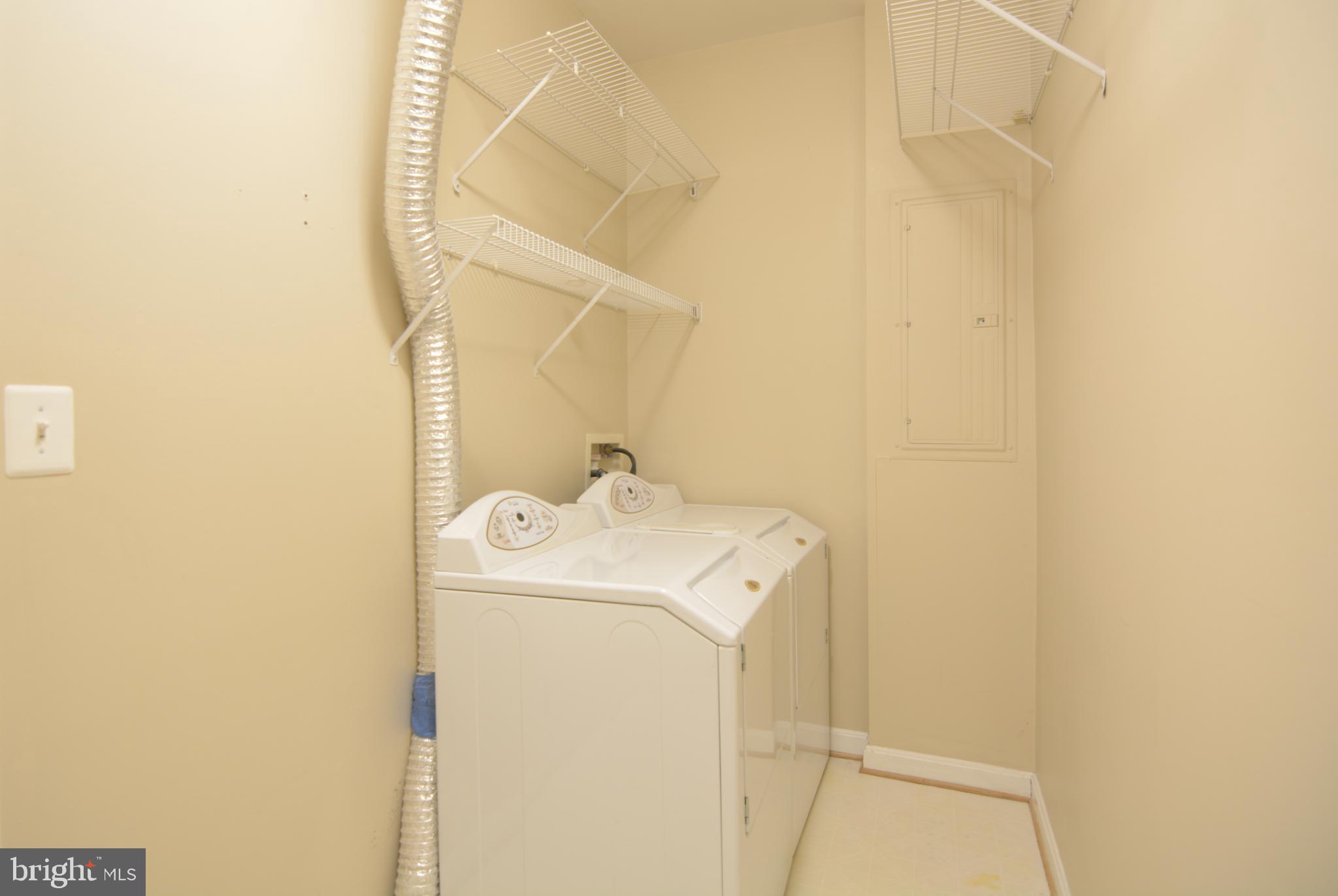 OLD CENTREVILLE TOWNES - Residential Lease