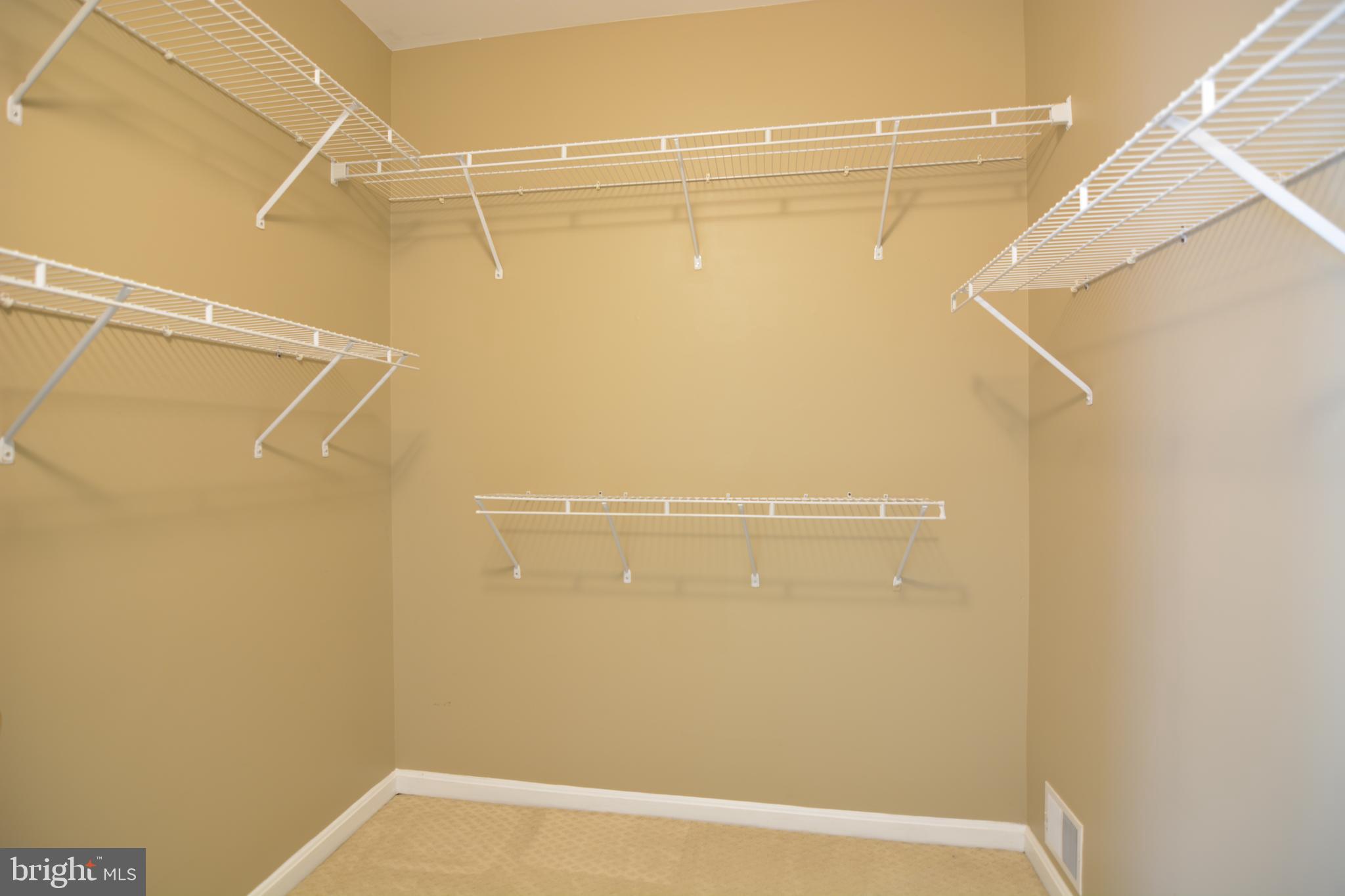 OLD CENTREVILLE TOWNES - Residential Lease