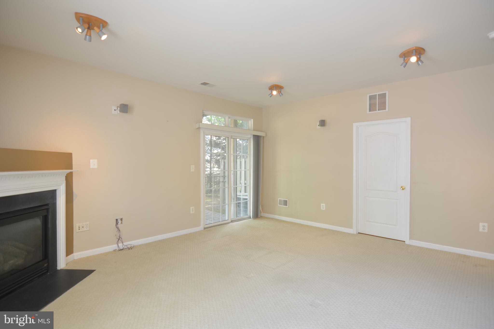 OLD CENTREVILLE TOWNES - Residential Lease