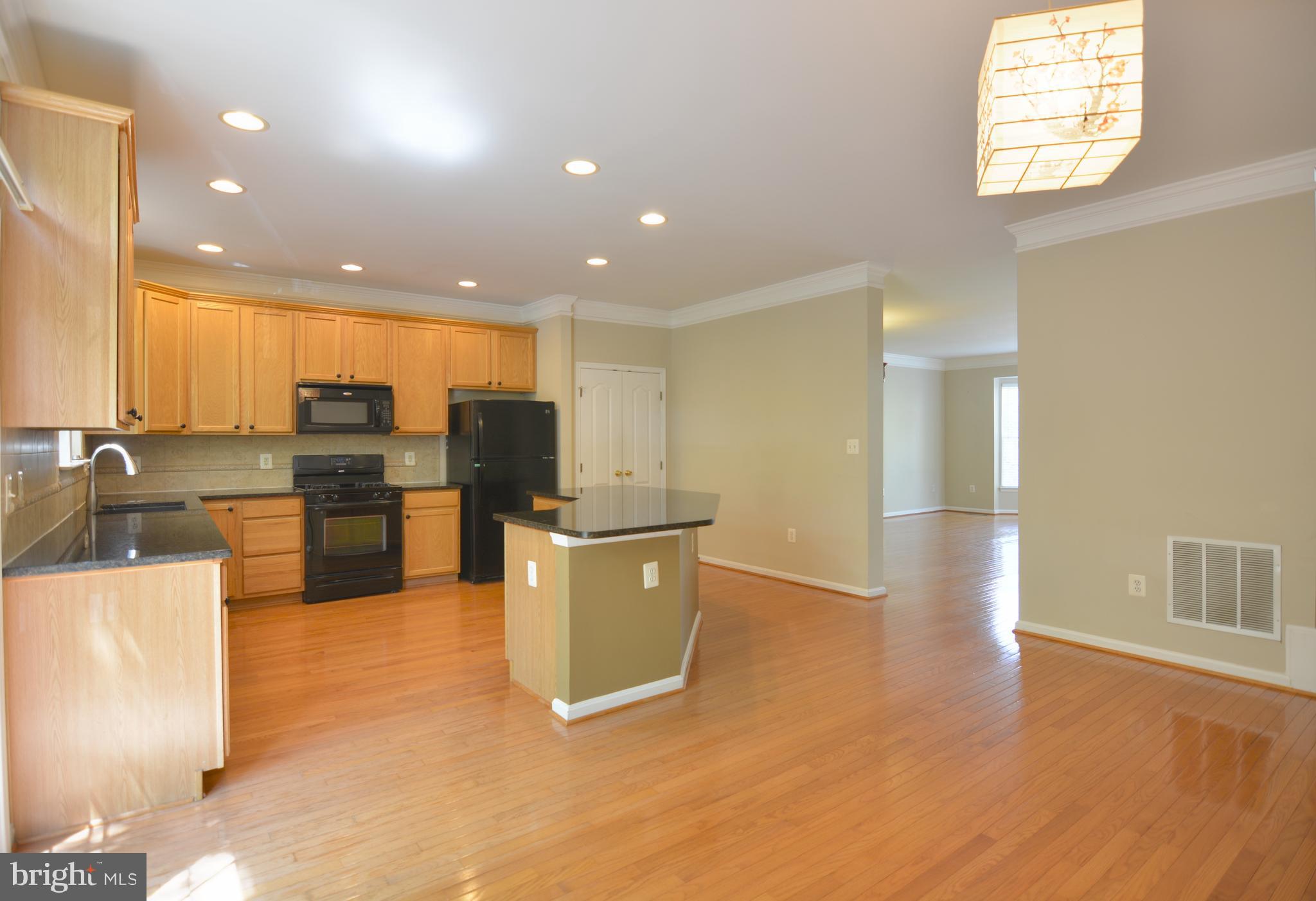 OLD CENTREVILLE TOWNES - Residential Lease