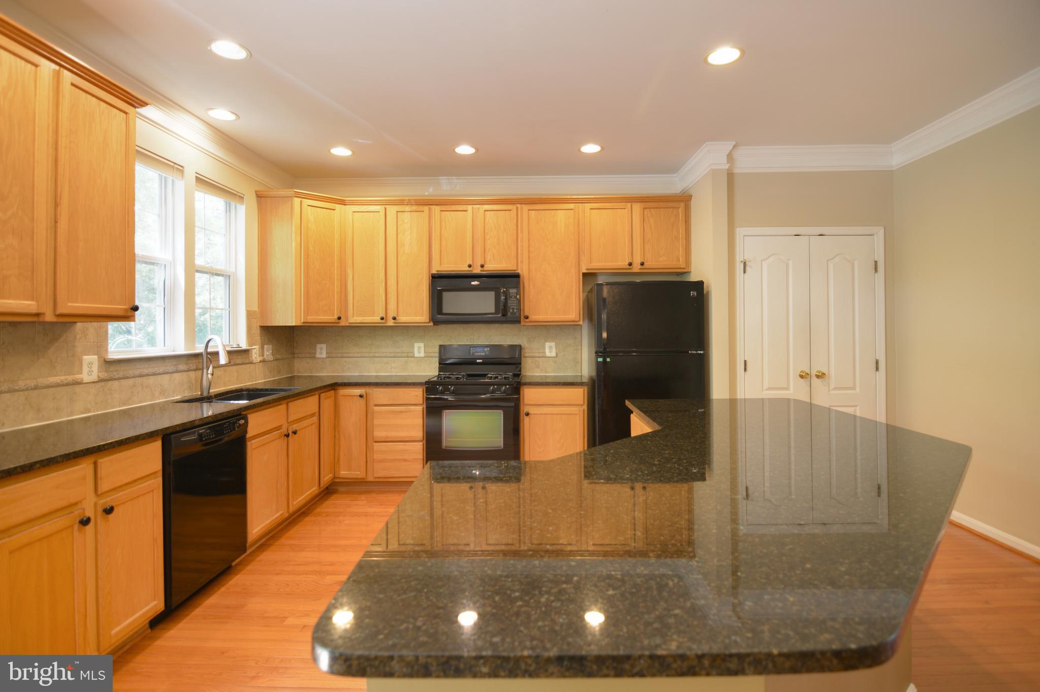 OLD CENTREVILLE TOWNES - Residential Lease