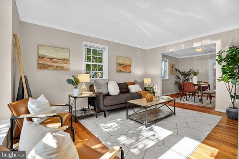 Photo of 6711 Kenwood Forest Lane #46, CHEVY CHASE, MD 20815 (MLS # MDMC2198058)