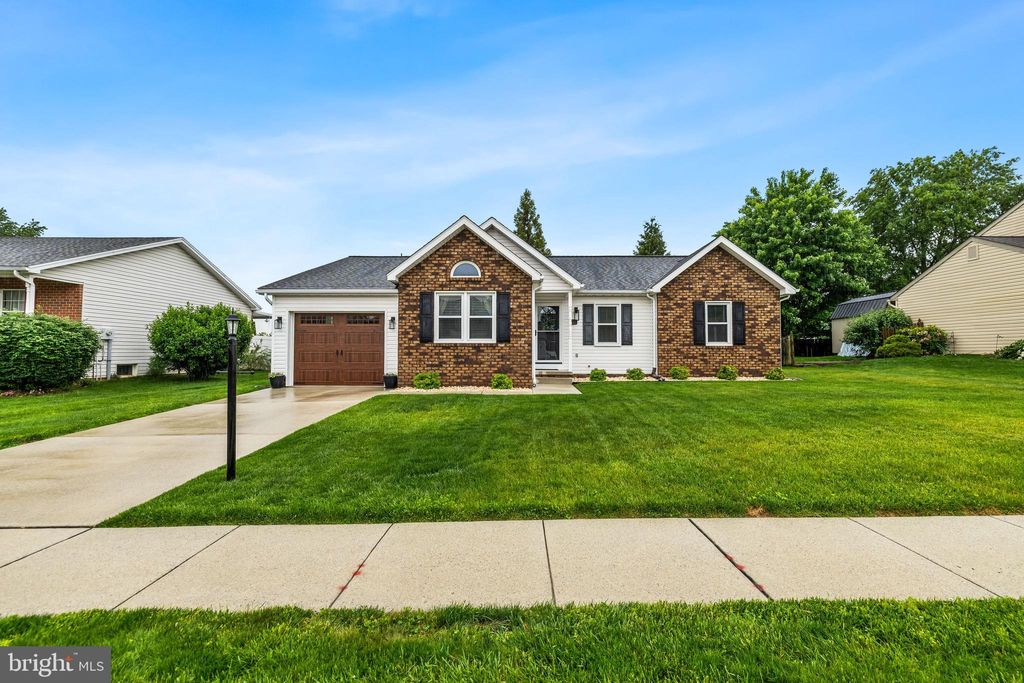 Photo of 106 Dakota Drive, HANOVER, PA 17331 (MLS # PAAD2023558)