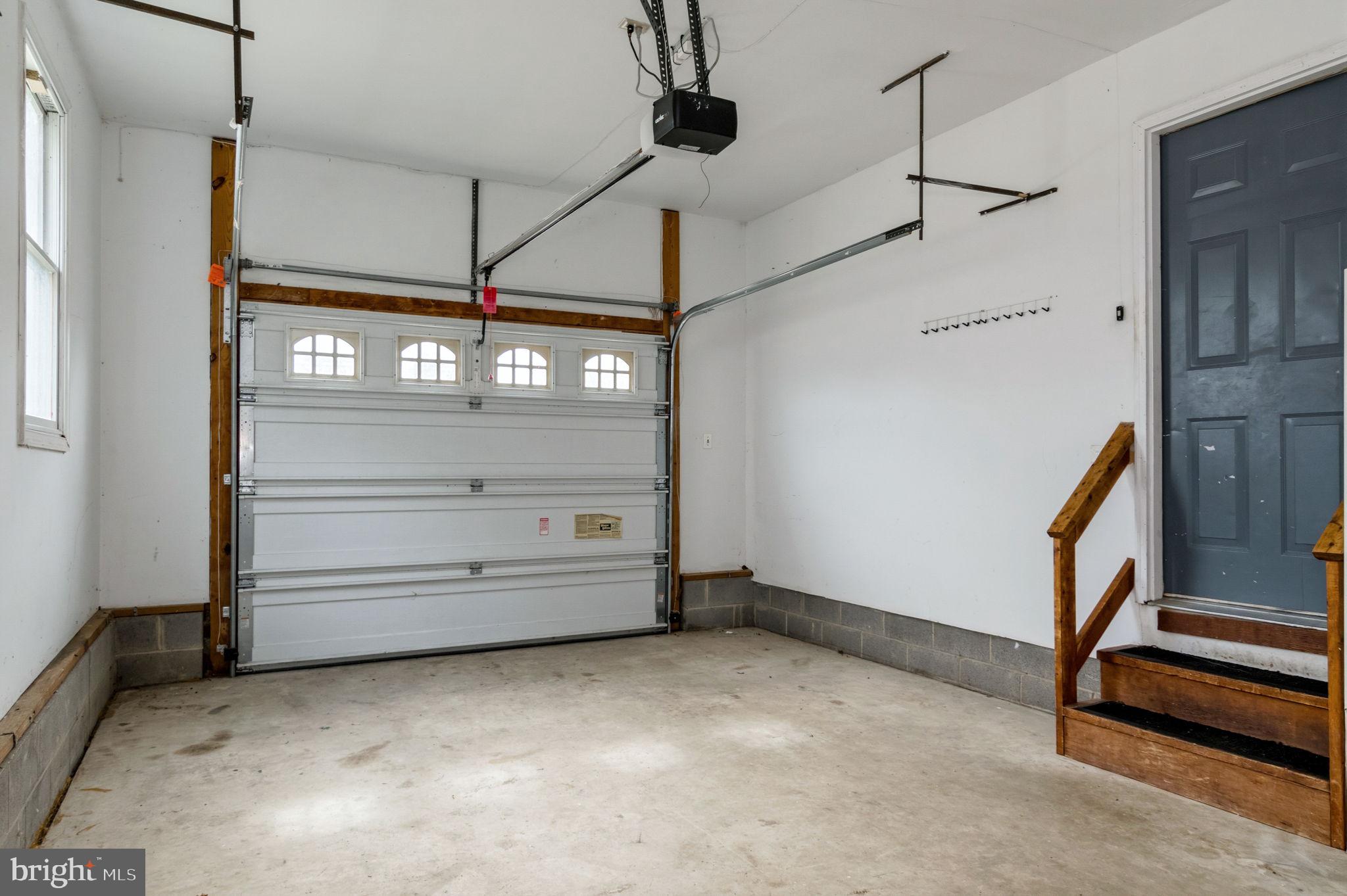 BREEZEWOOD - Residential