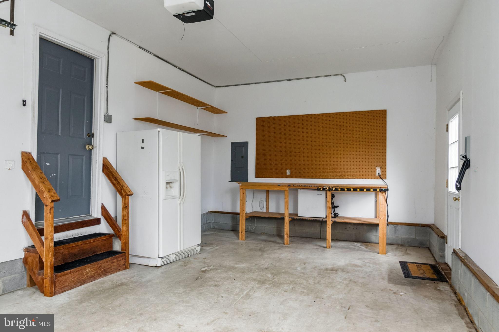 BREEZEWOOD - Residential