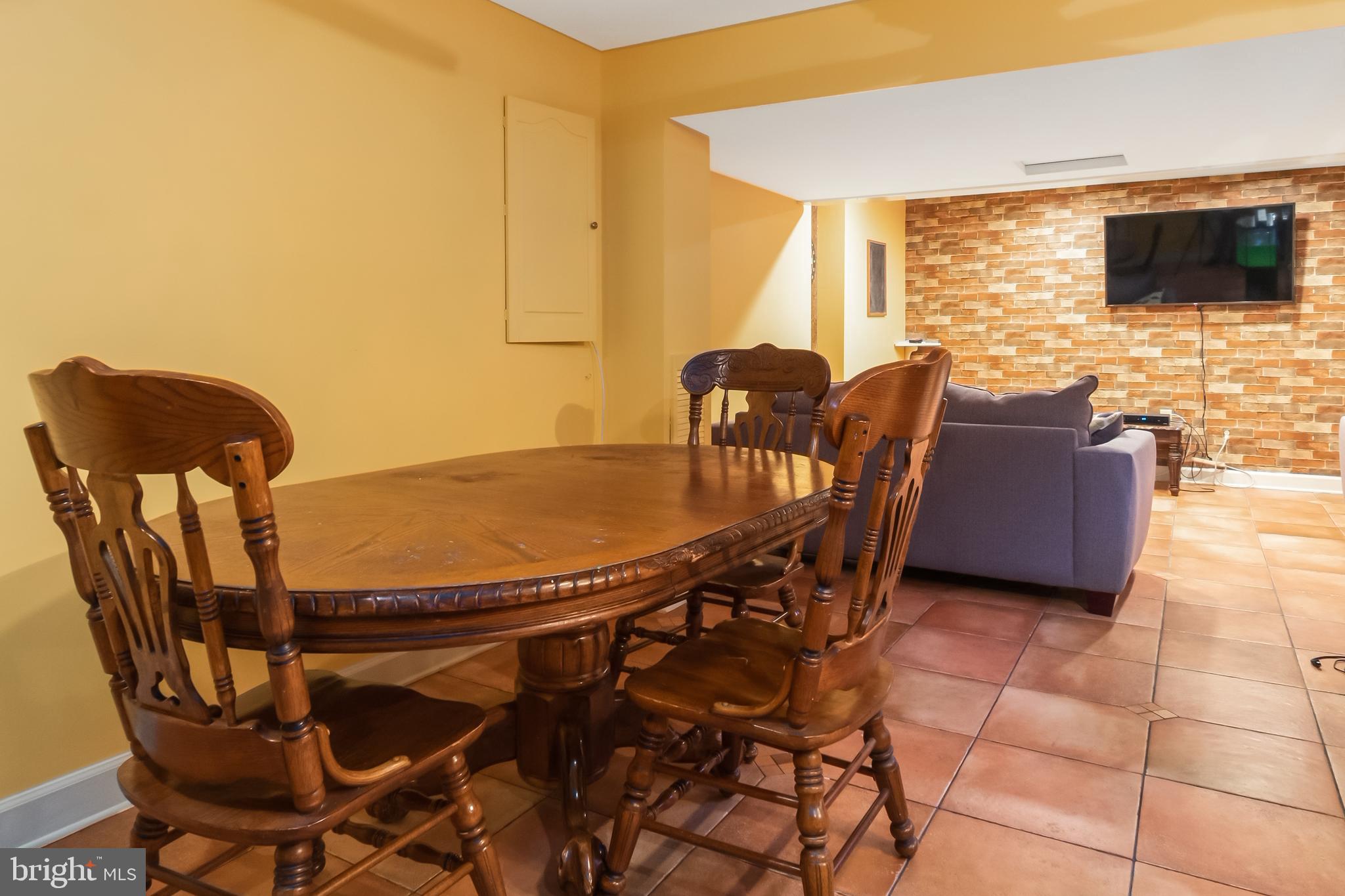 FALMOUTH VILLAGE - Residential