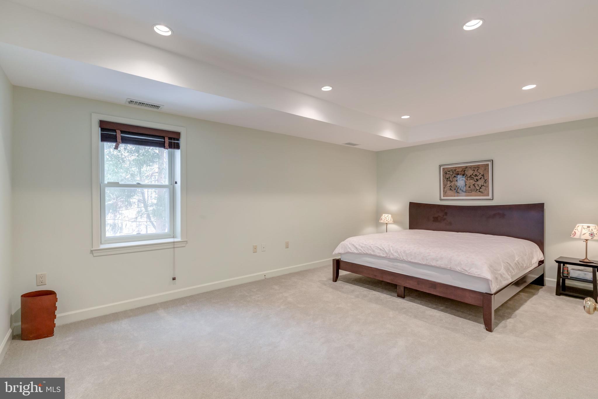 RIVER FALLS - Residential