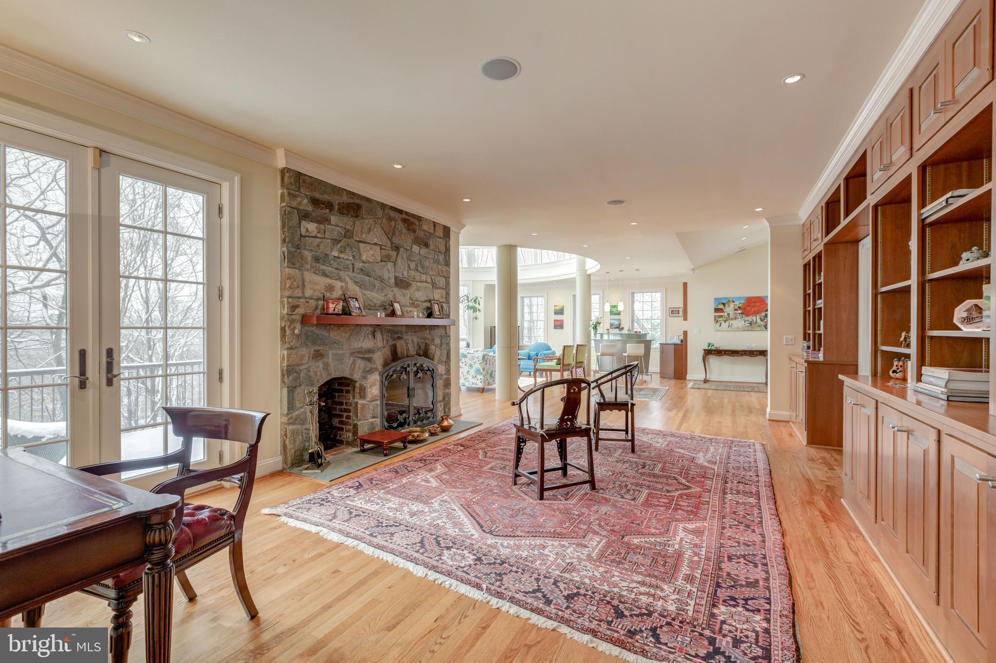 RIVER FALLS - Residential