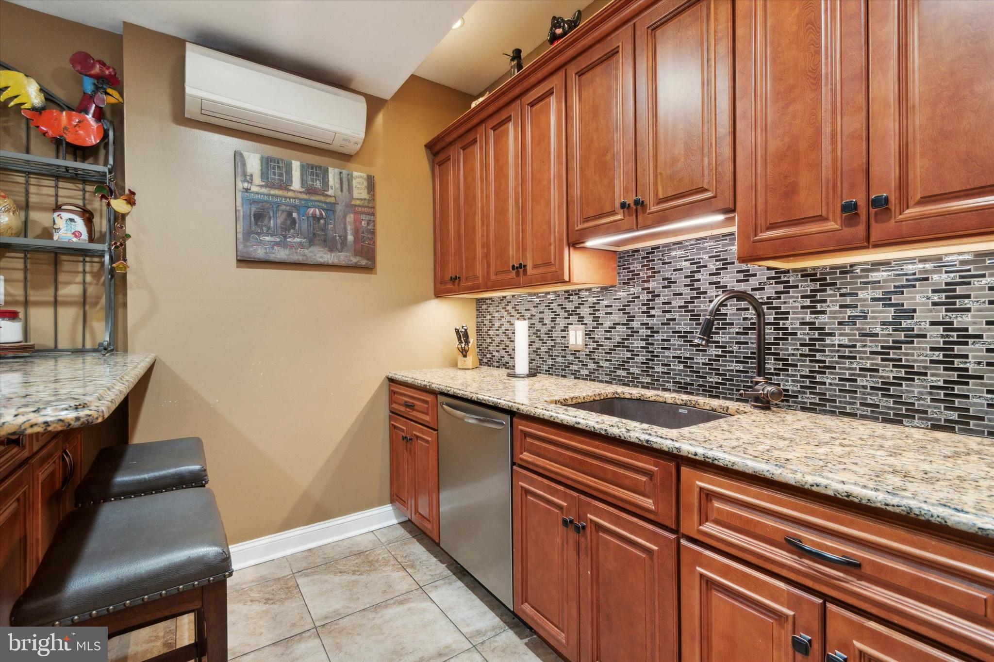 PORT RICHMOND - Residential