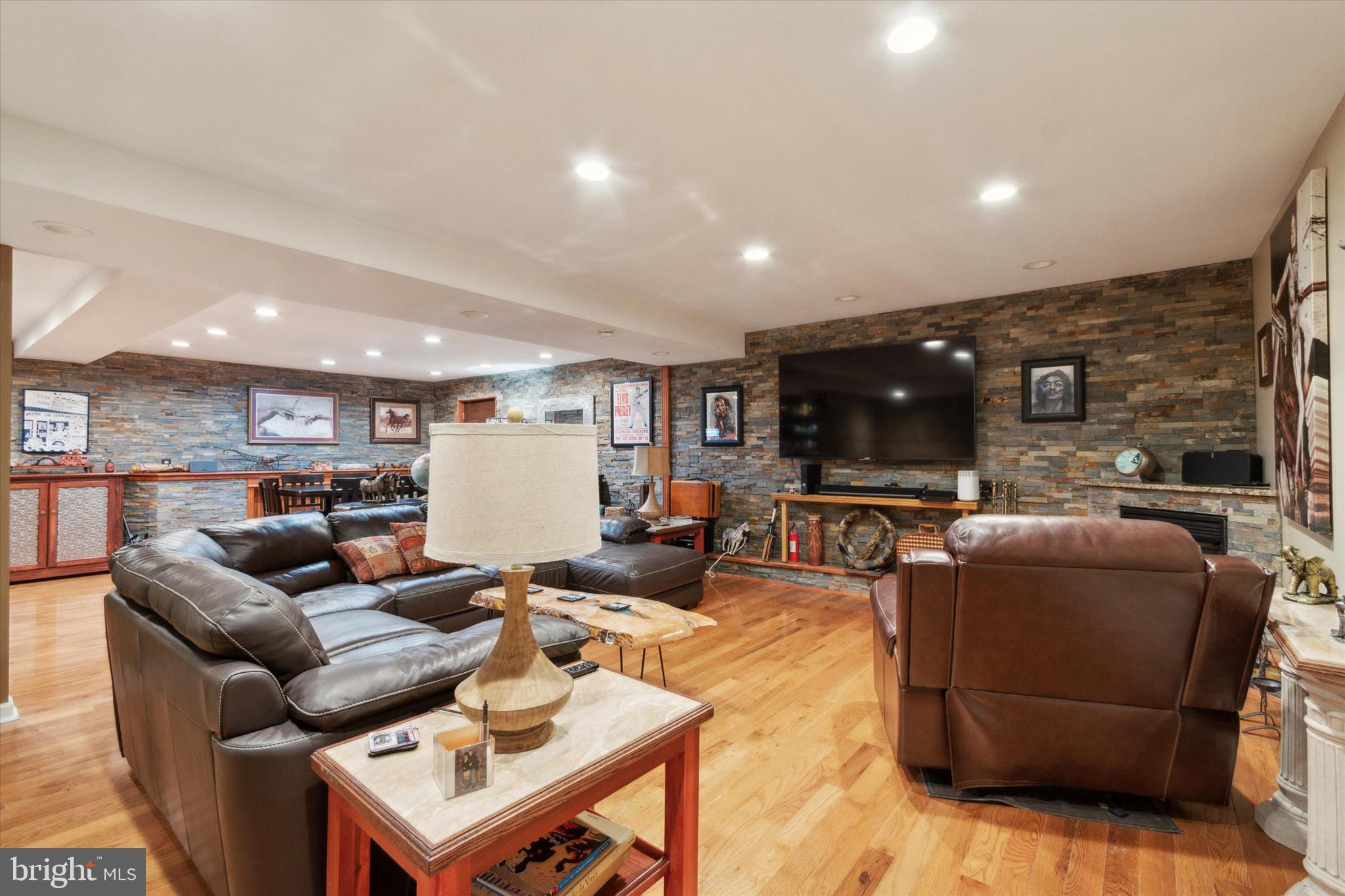 PORT RICHMOND - Residential