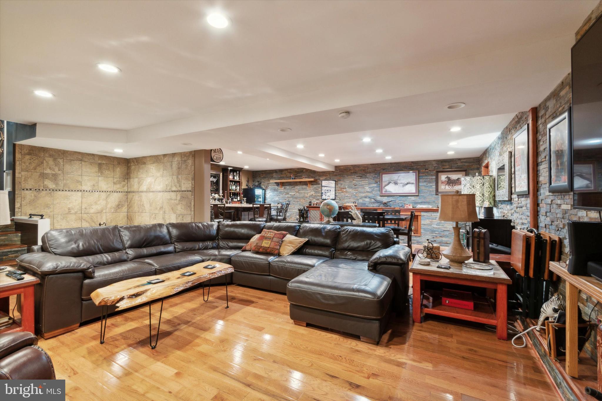 PORT RICHMOND - Residential