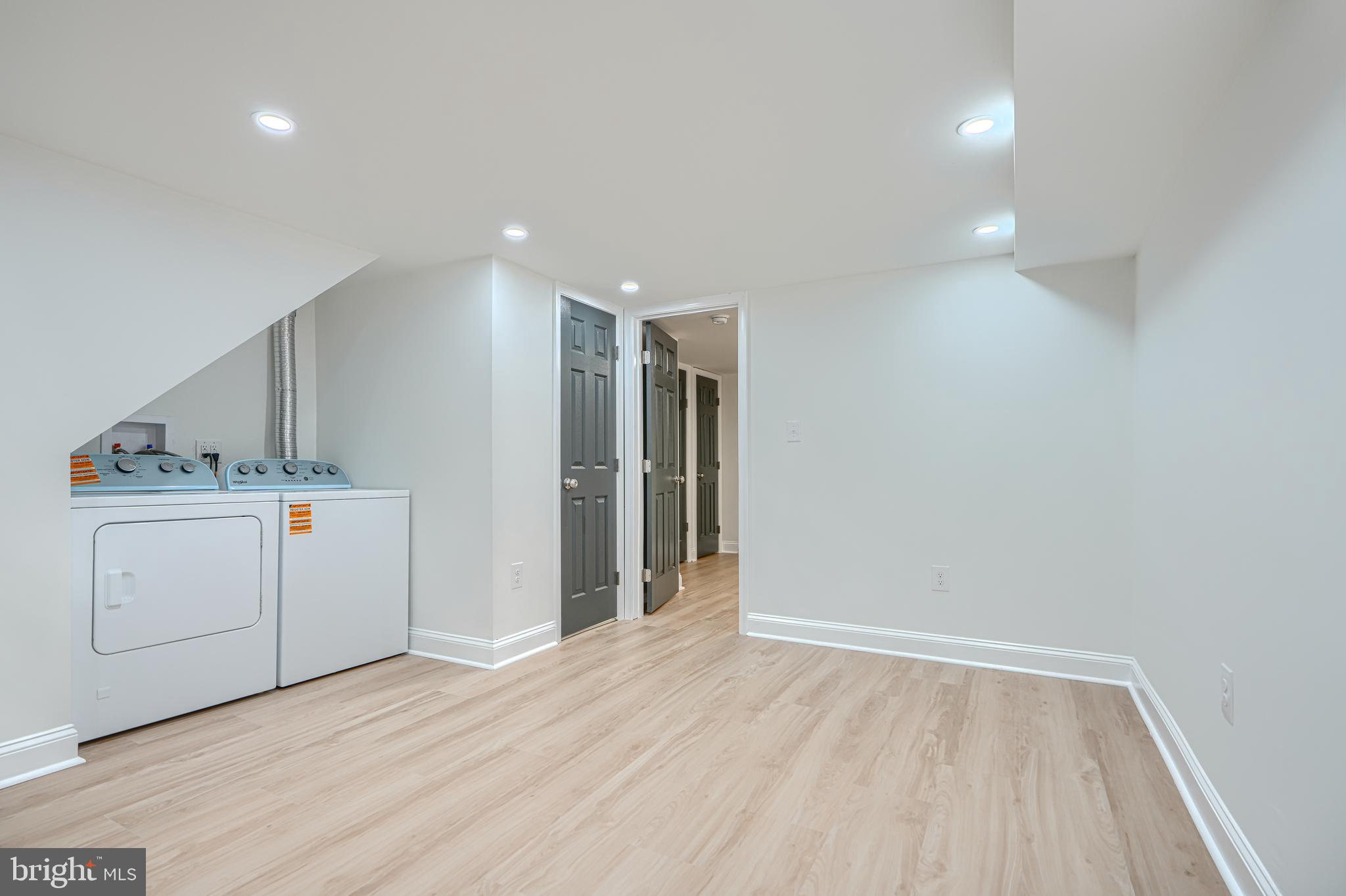 MIDDLE RIVER - Residential