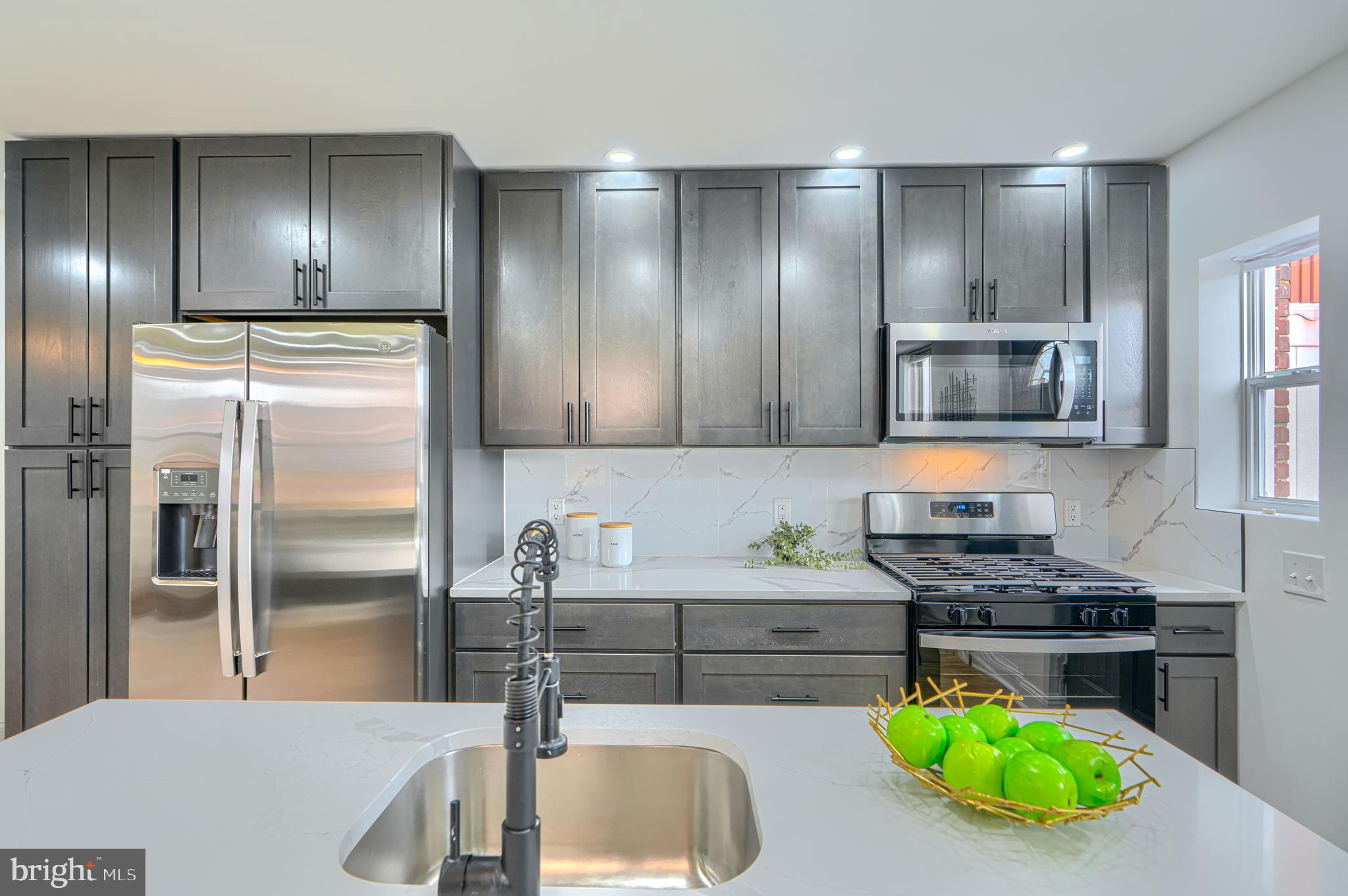MIDDLE RIVER - Residential