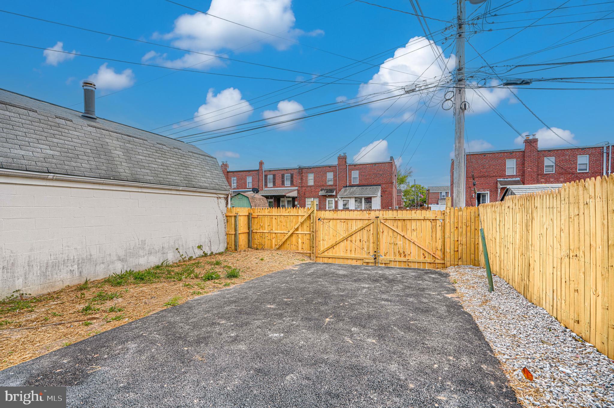 MIDDLE RIVER - Residential