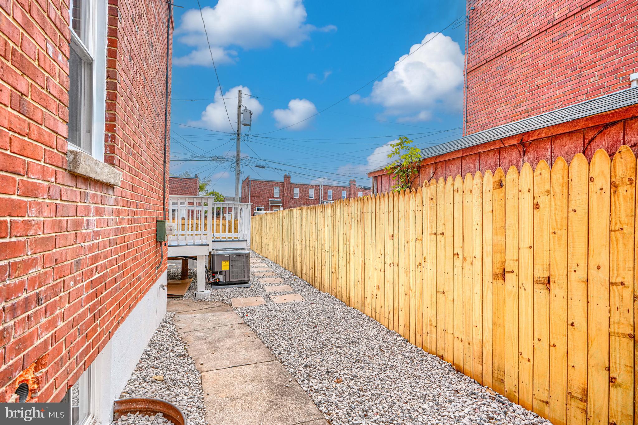 MIDDLE RIVER - Residential