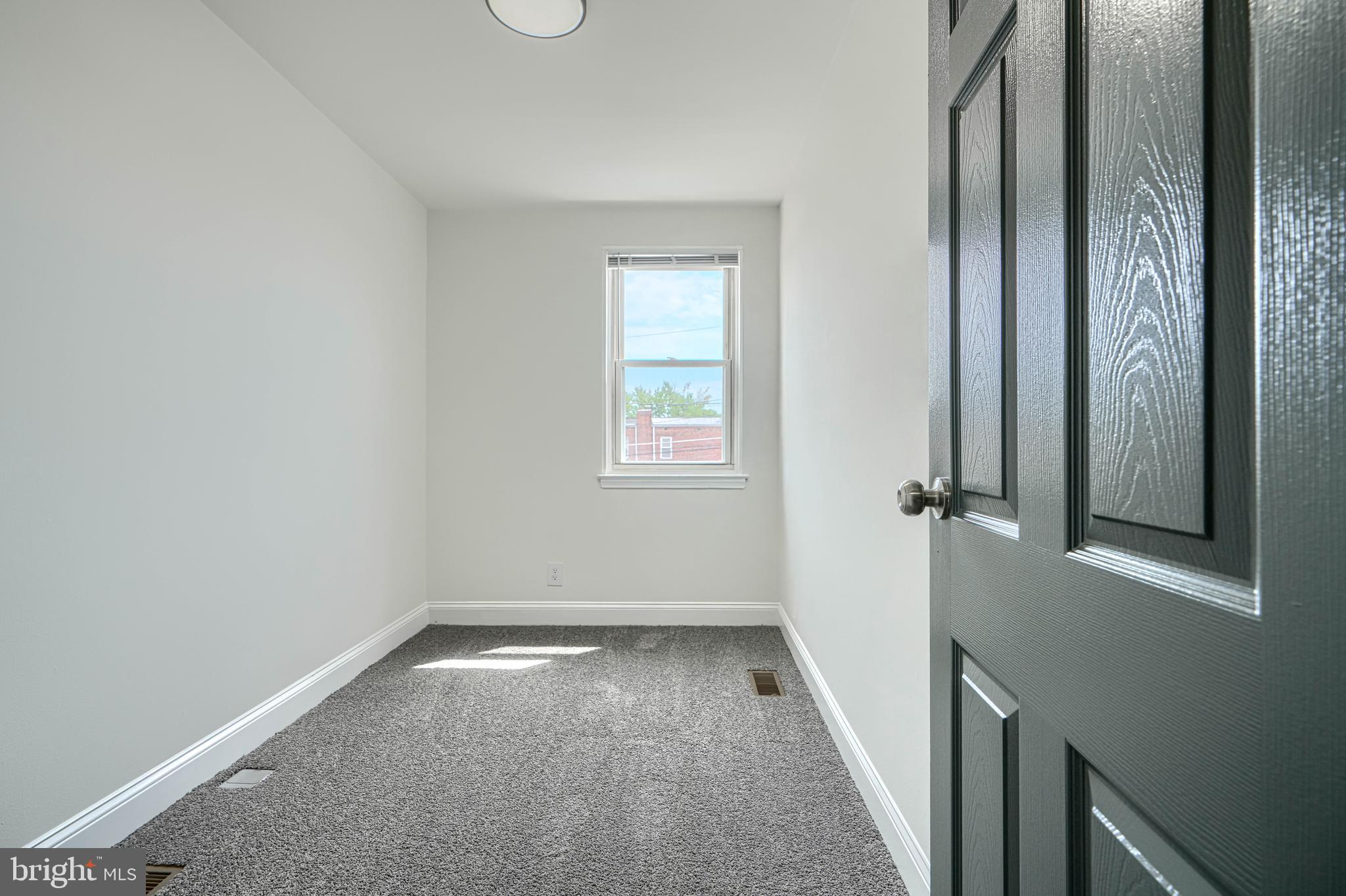 MIDDLE RIVER - Residential