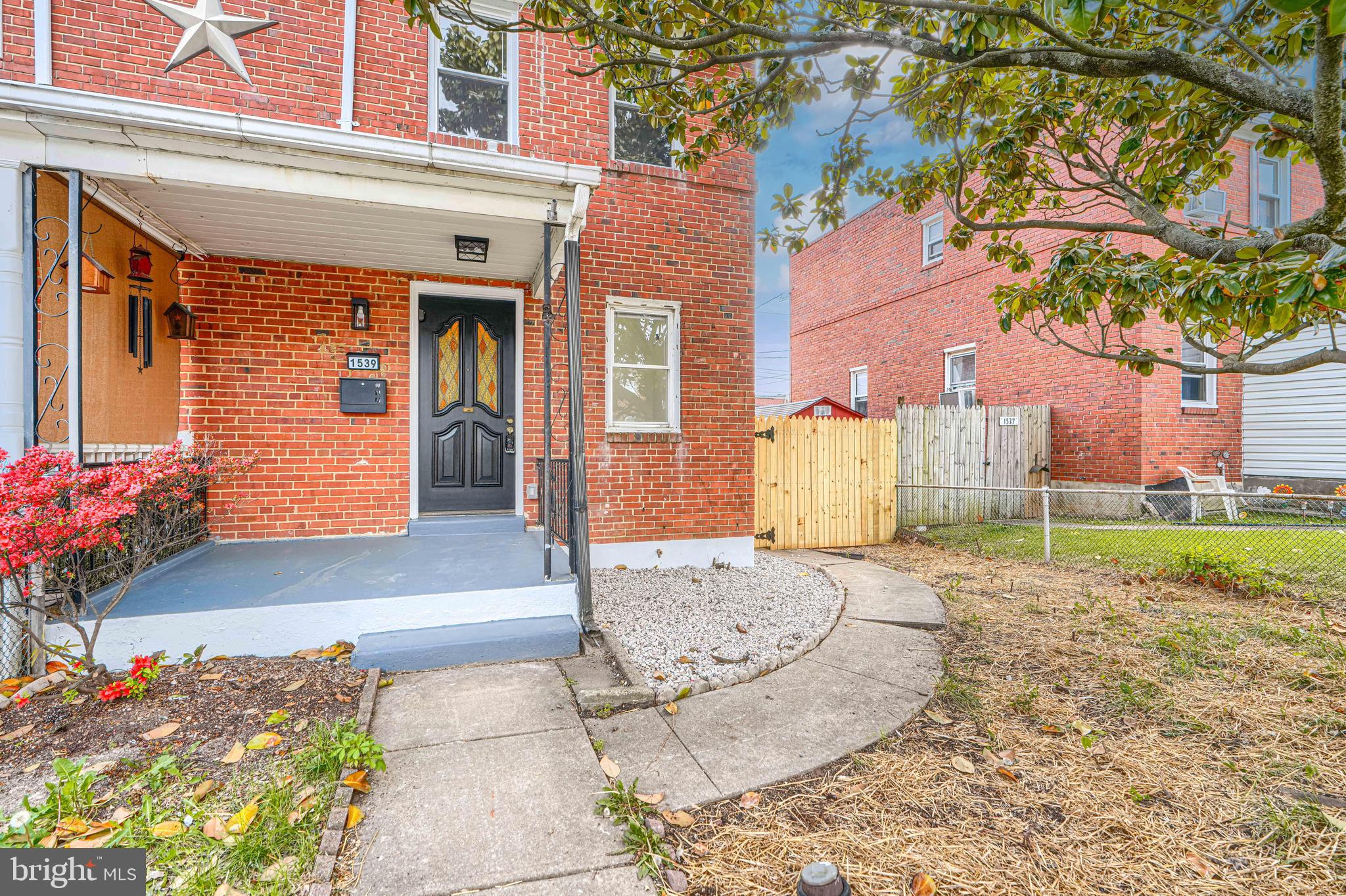 MIDDLE RIVER - Residential