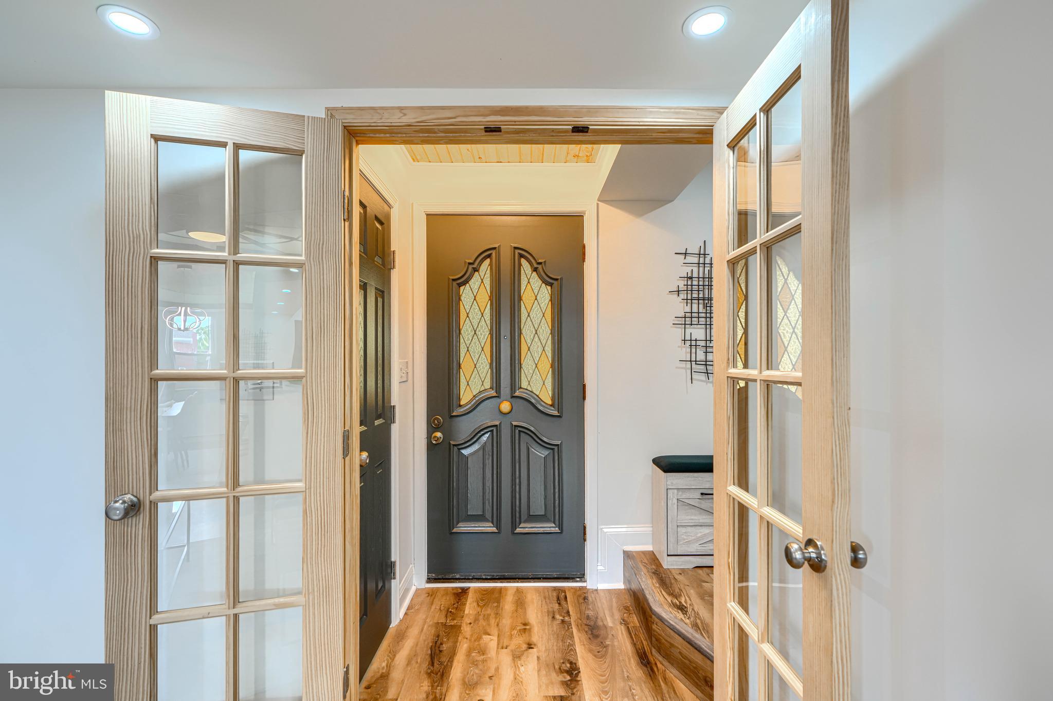 MIDDLE RIVER - Residential