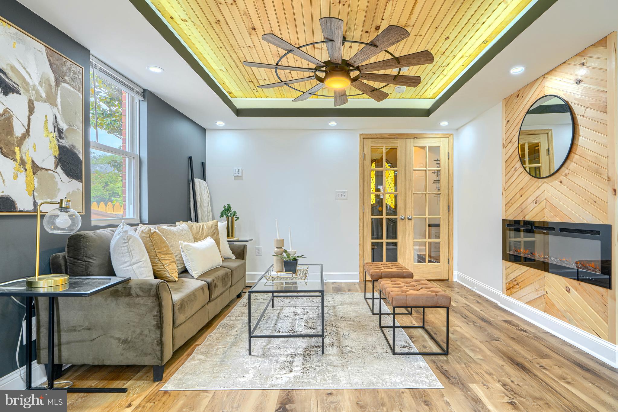 MIDDLE RIVER - Residential