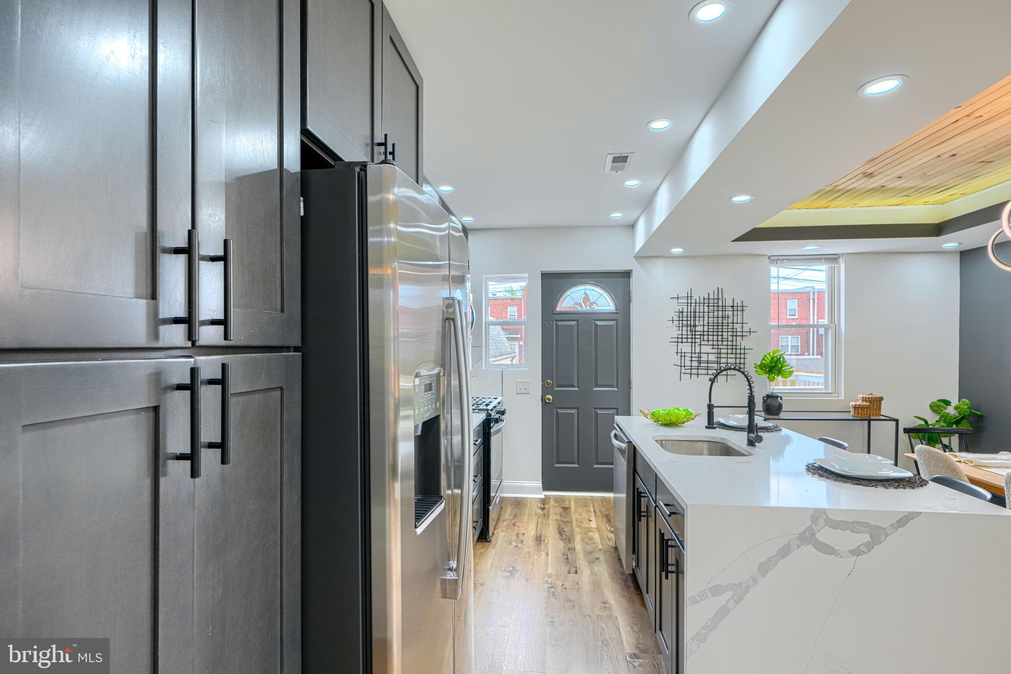 MIDDLE RIVER - Residential