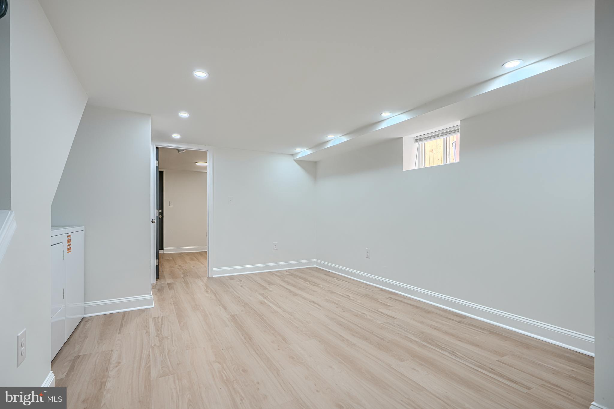 MIDDLE RIVER - Residential