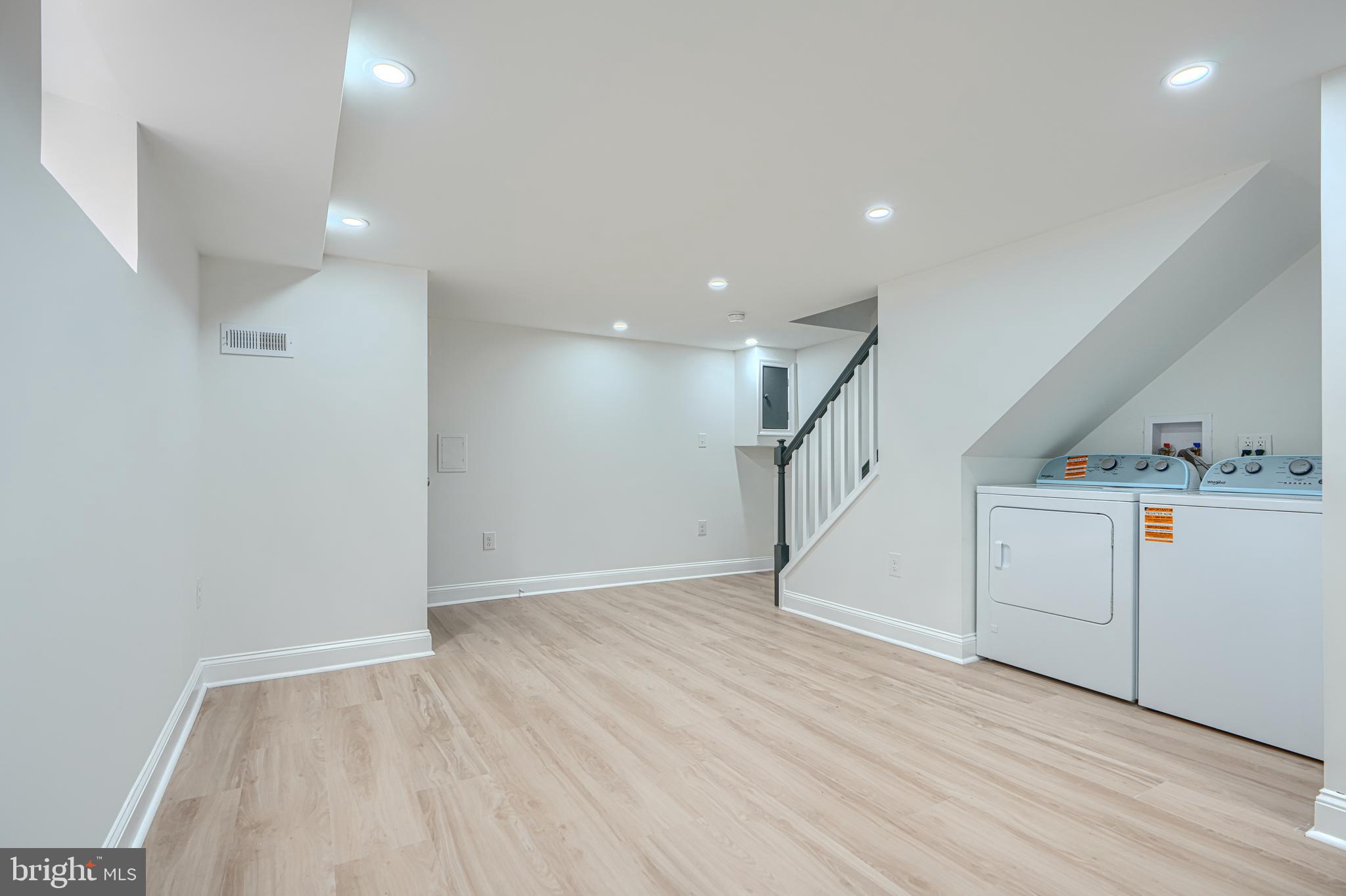 MIDDLE RIVER - Residential
