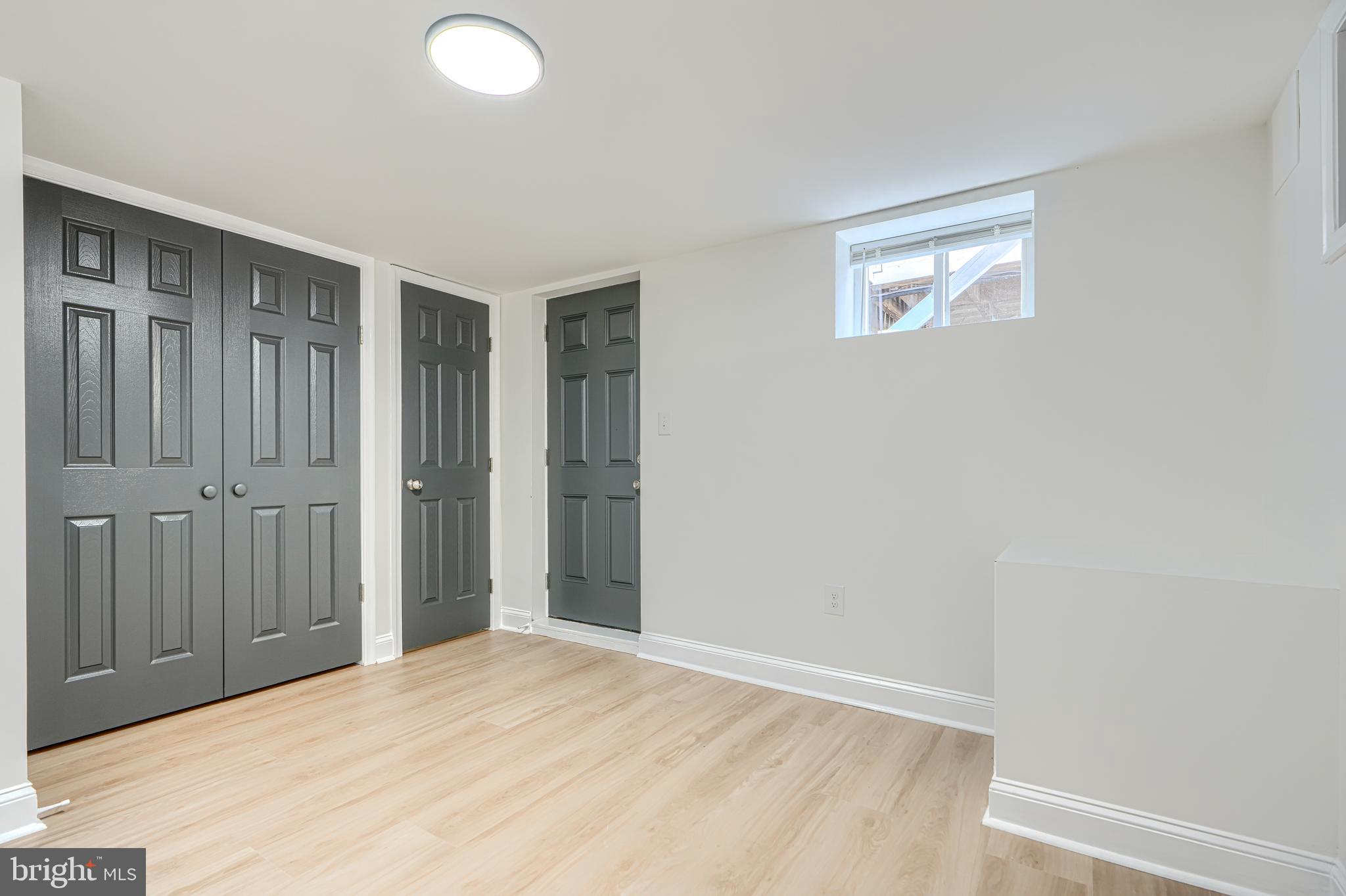 MIDDLE RIVER - Residential
