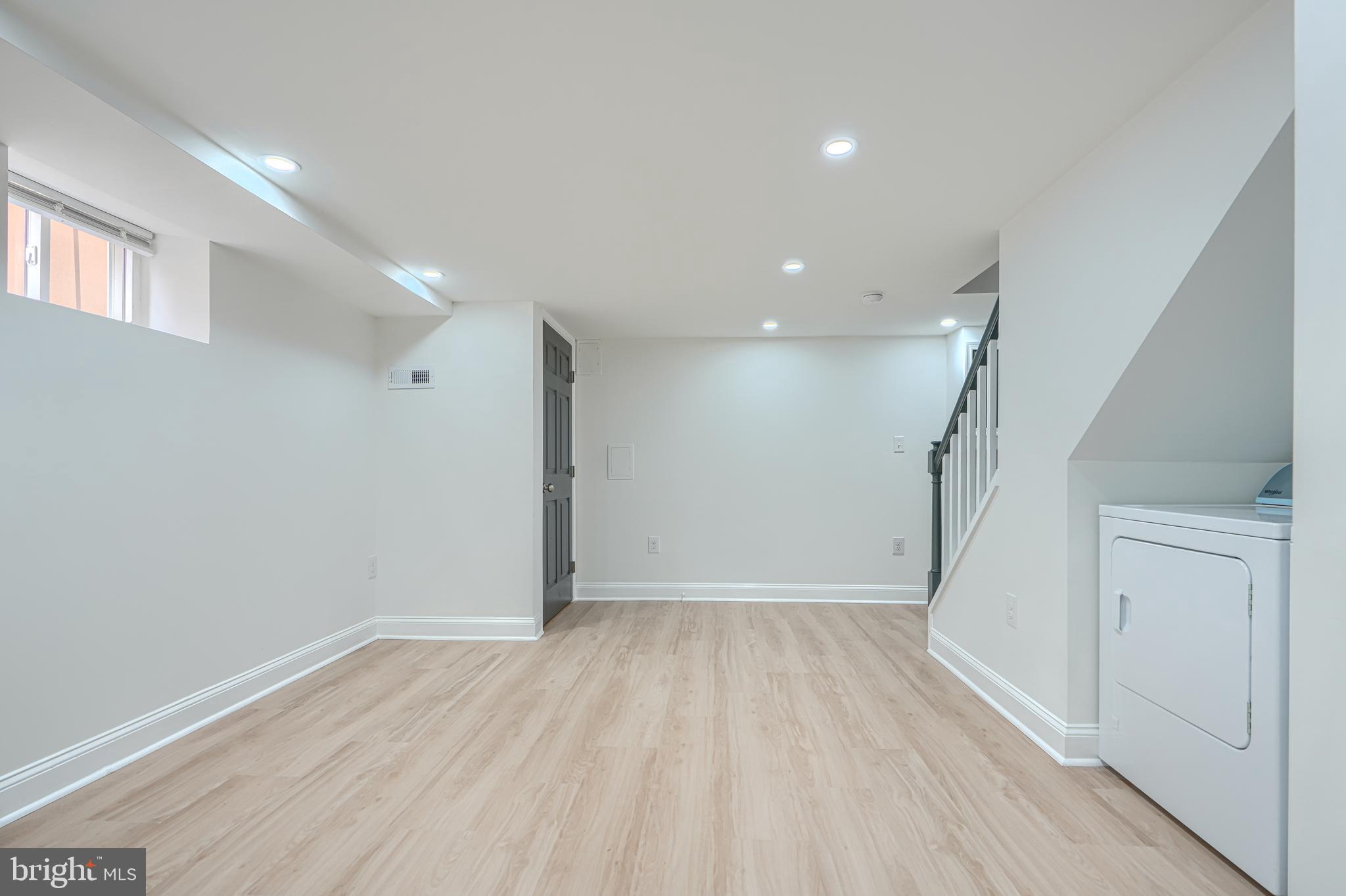 MIDDLE RIVER - Residential