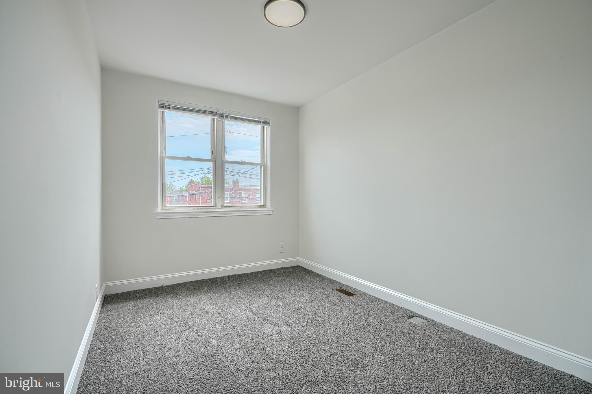 MIDDLE RIVER - Residential