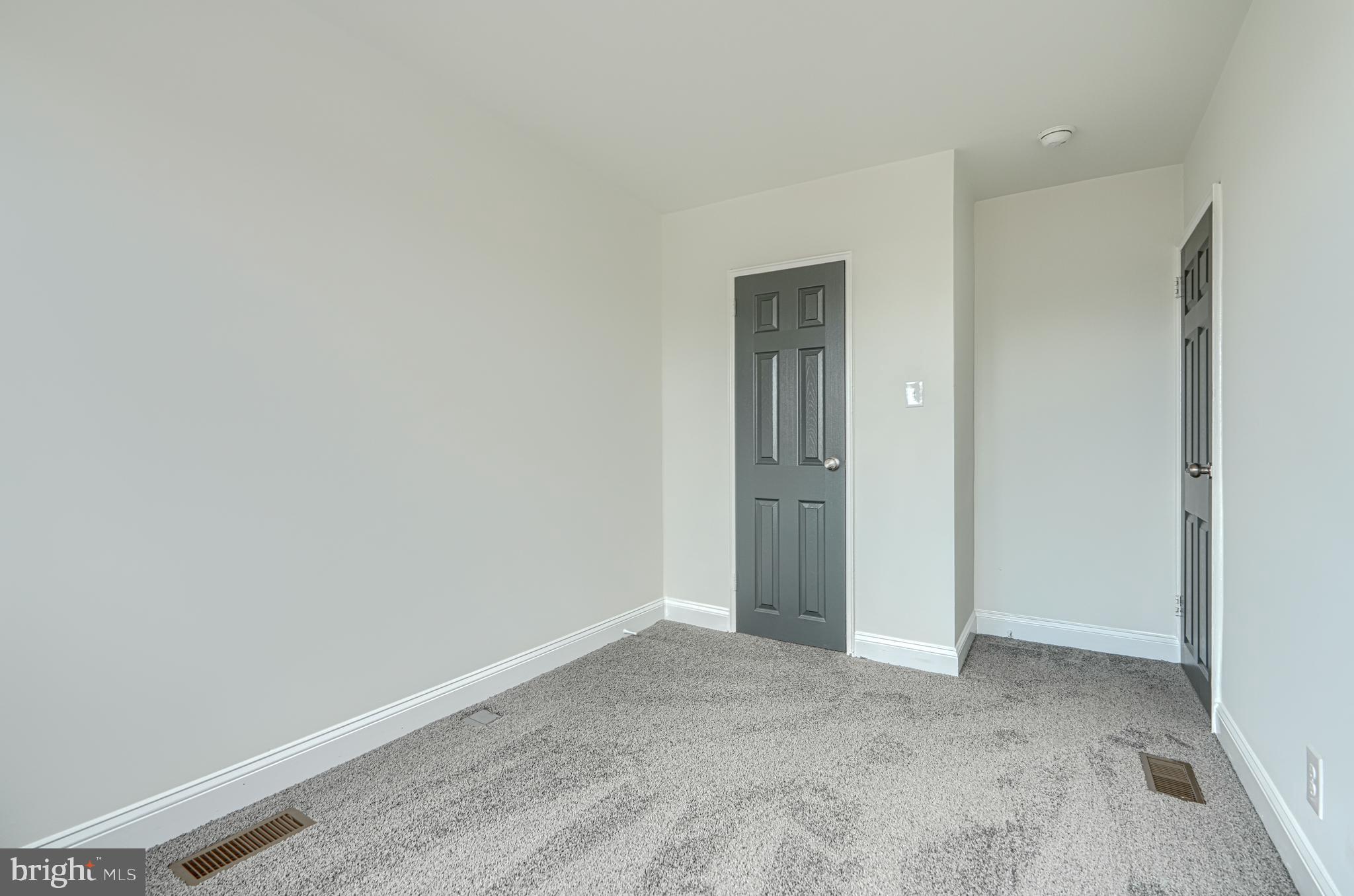 MIDDLE RIVER - Residential