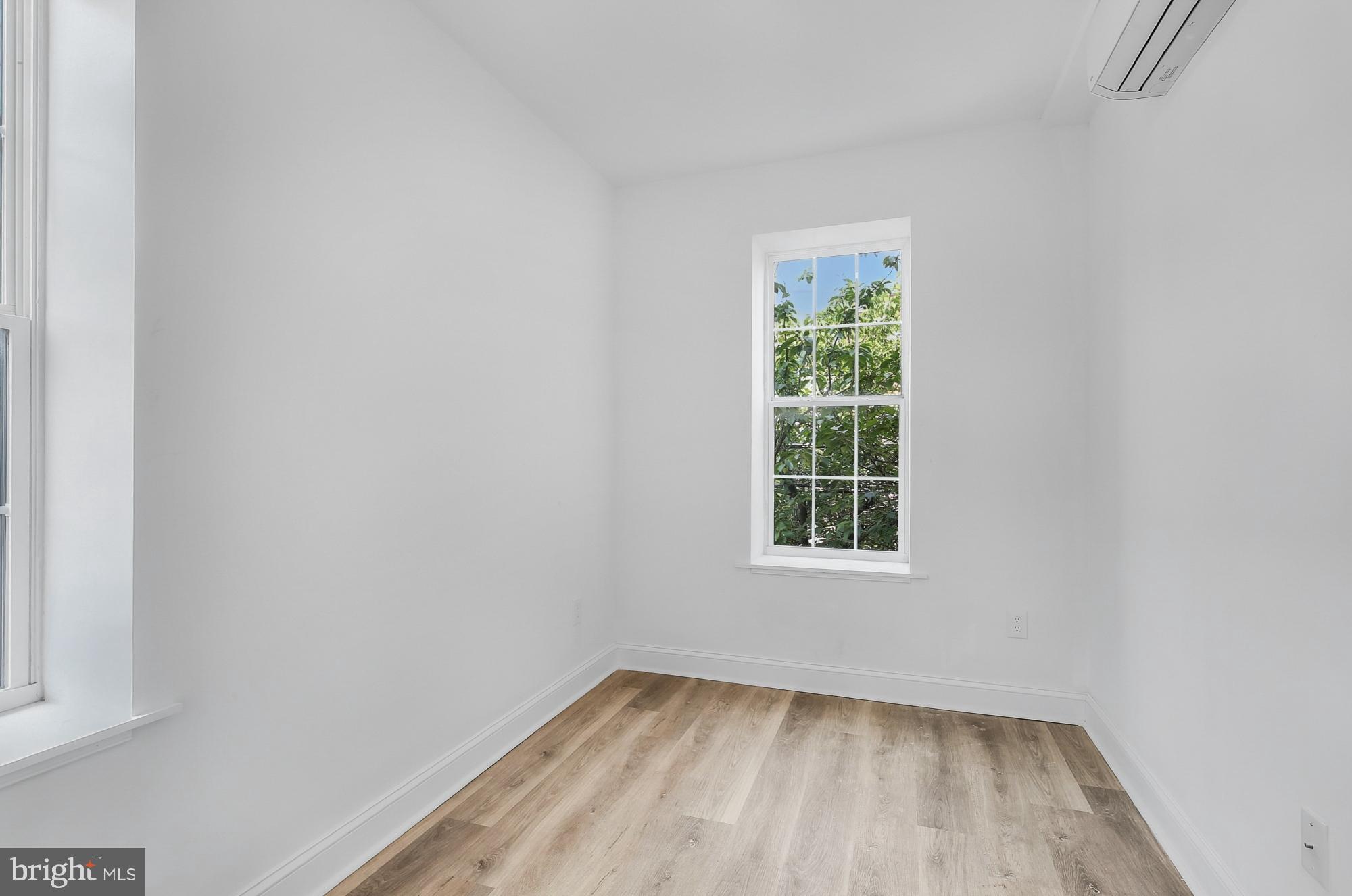 EAST KENSINGTON - Residential Lease