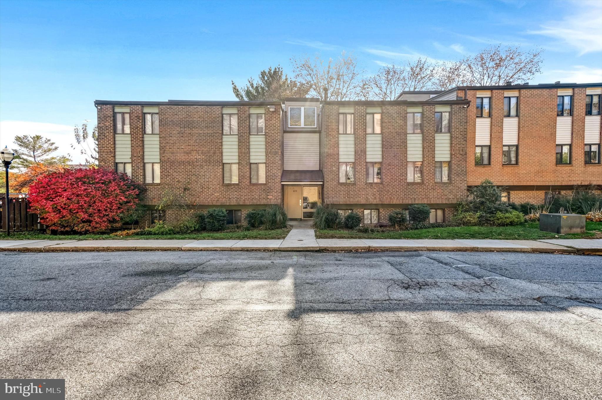 ROCKLAND RUN - Residential