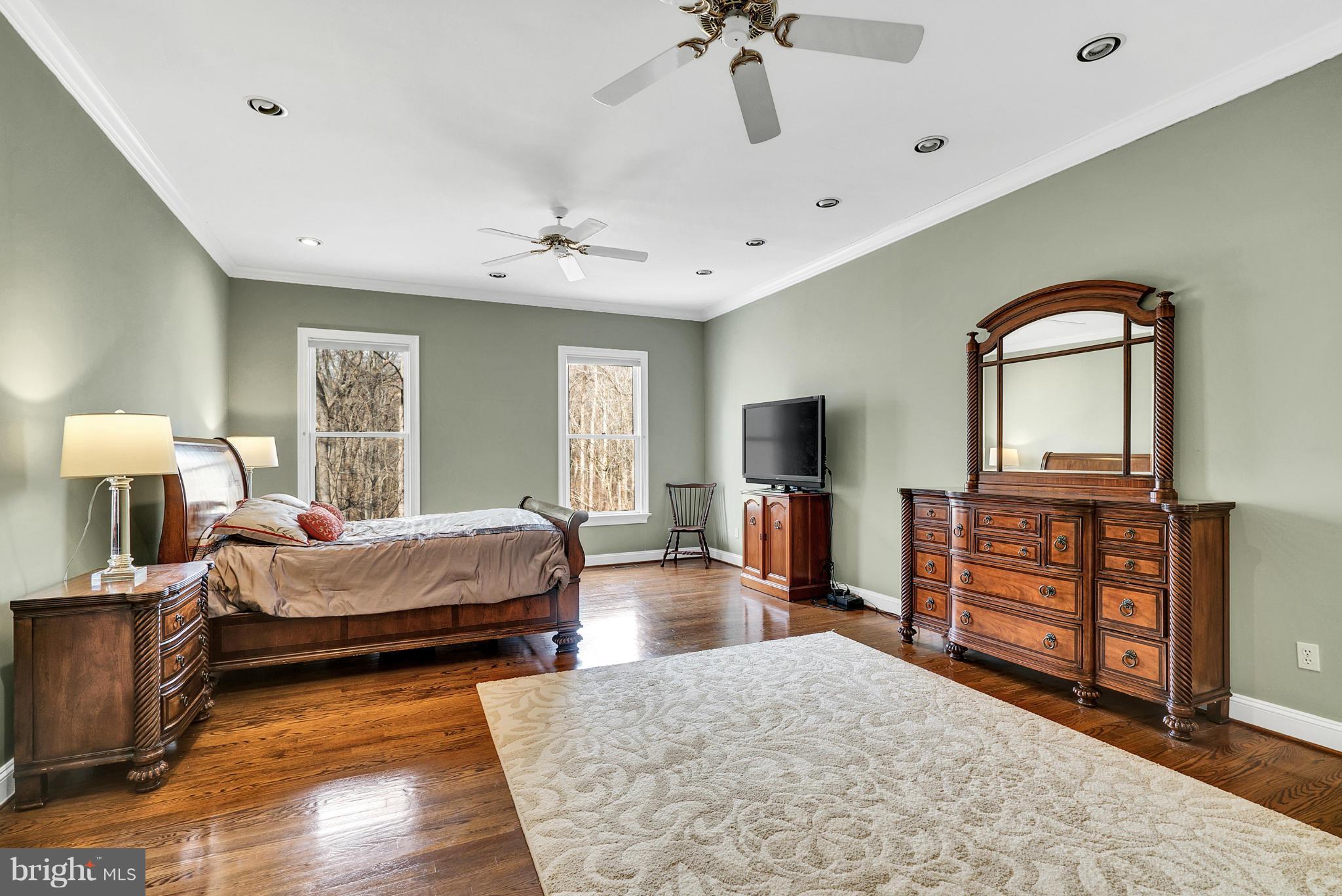 RIVERBEND KNOLLS - Residential