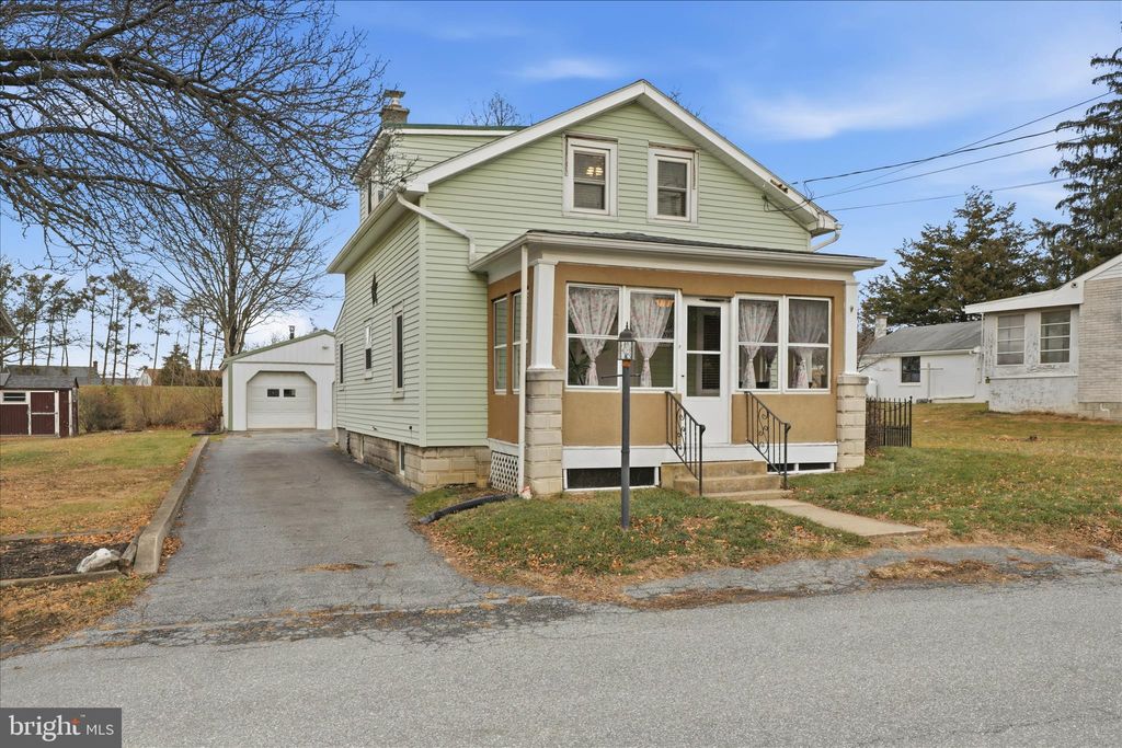 Photo of 433 Elwyn Terrace, MANHEIM, PA 17545 (MLS # PALA2081744)