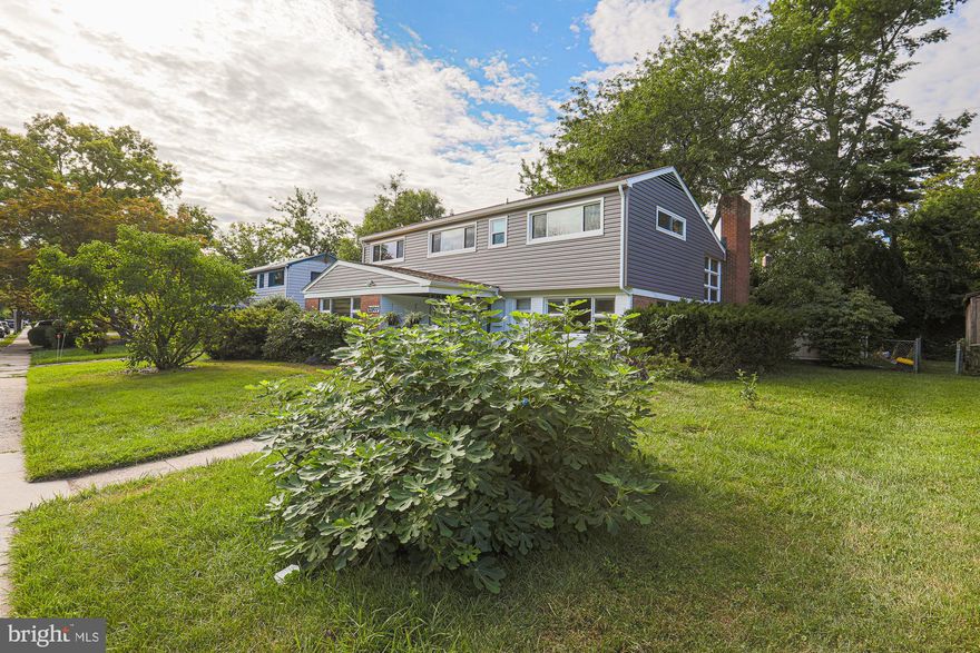 Don't miss this great opportunity to purchase this spacious, centrally located home  in Prime location. This home features vaulted ceilings, wood floors, remodeled kitchen with granite counters, a huge family room and bedroom on the entry level.  Sit in the screened-in porch and admire the plants and vegetation in the very private yard.  Schedule an appointment today before it's too late.