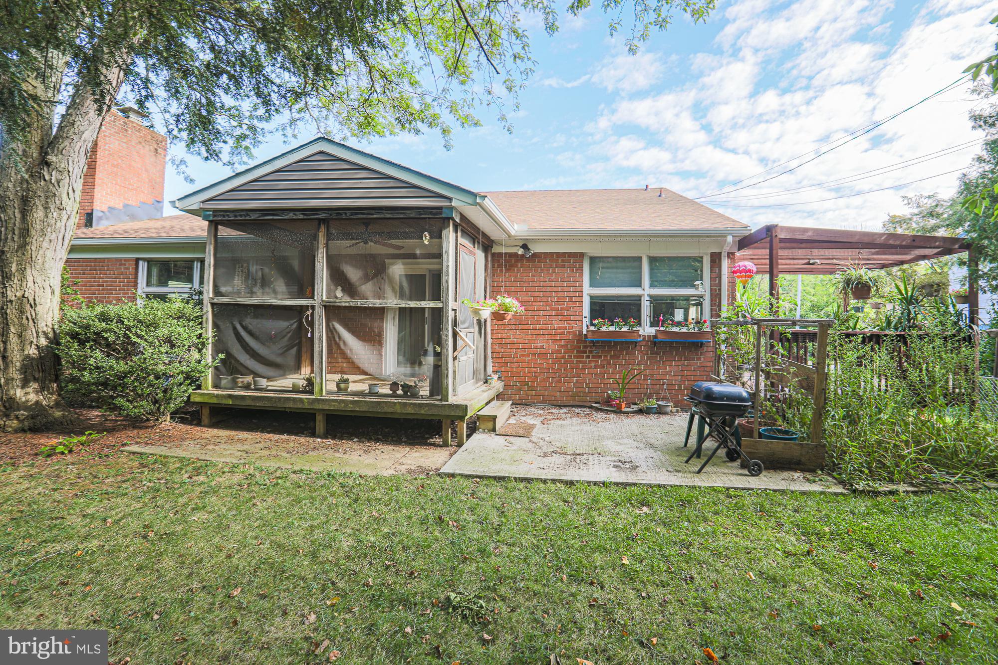 MEADOWOOD - Residential