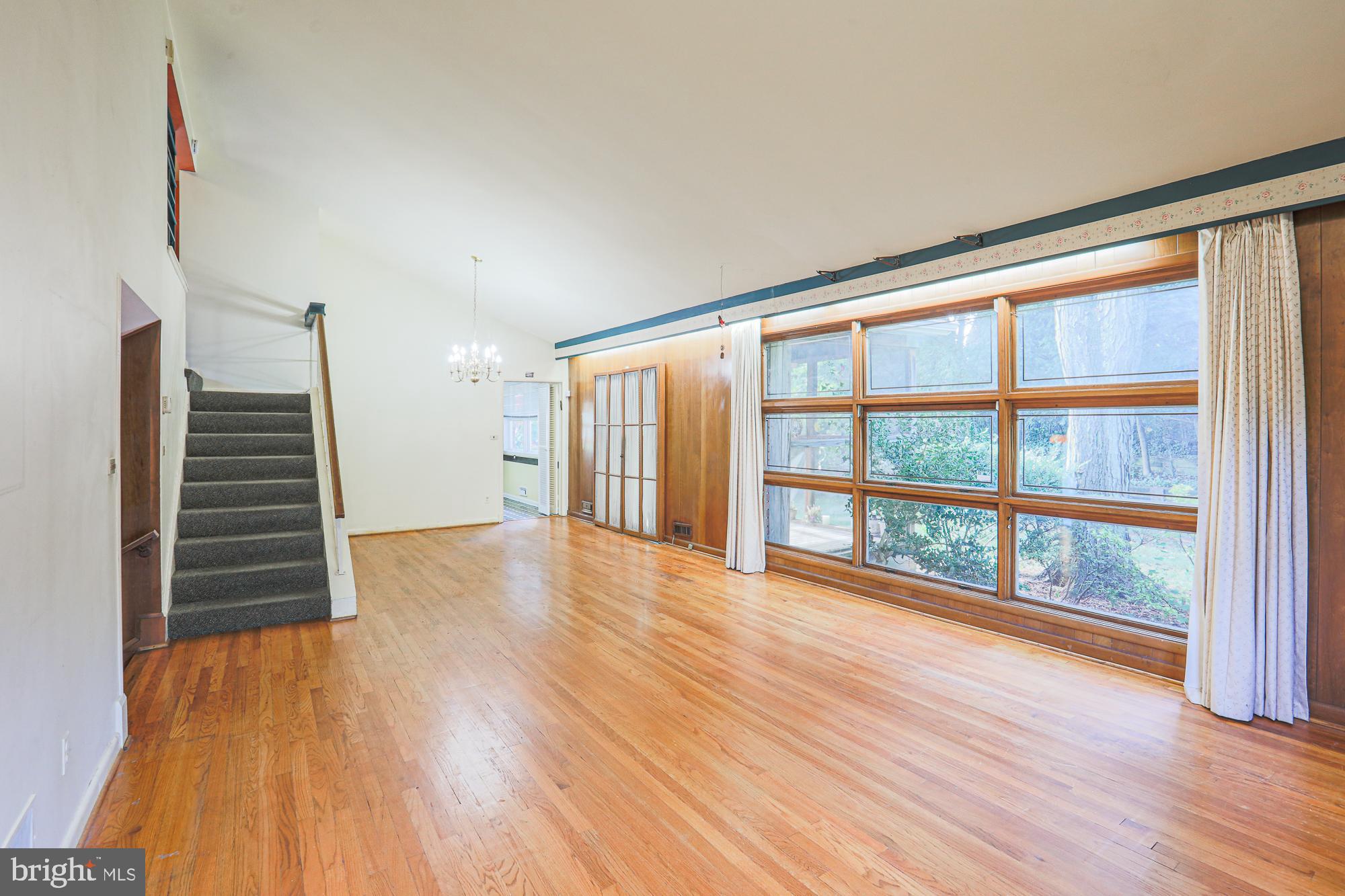 MEADOWOOD - Residential