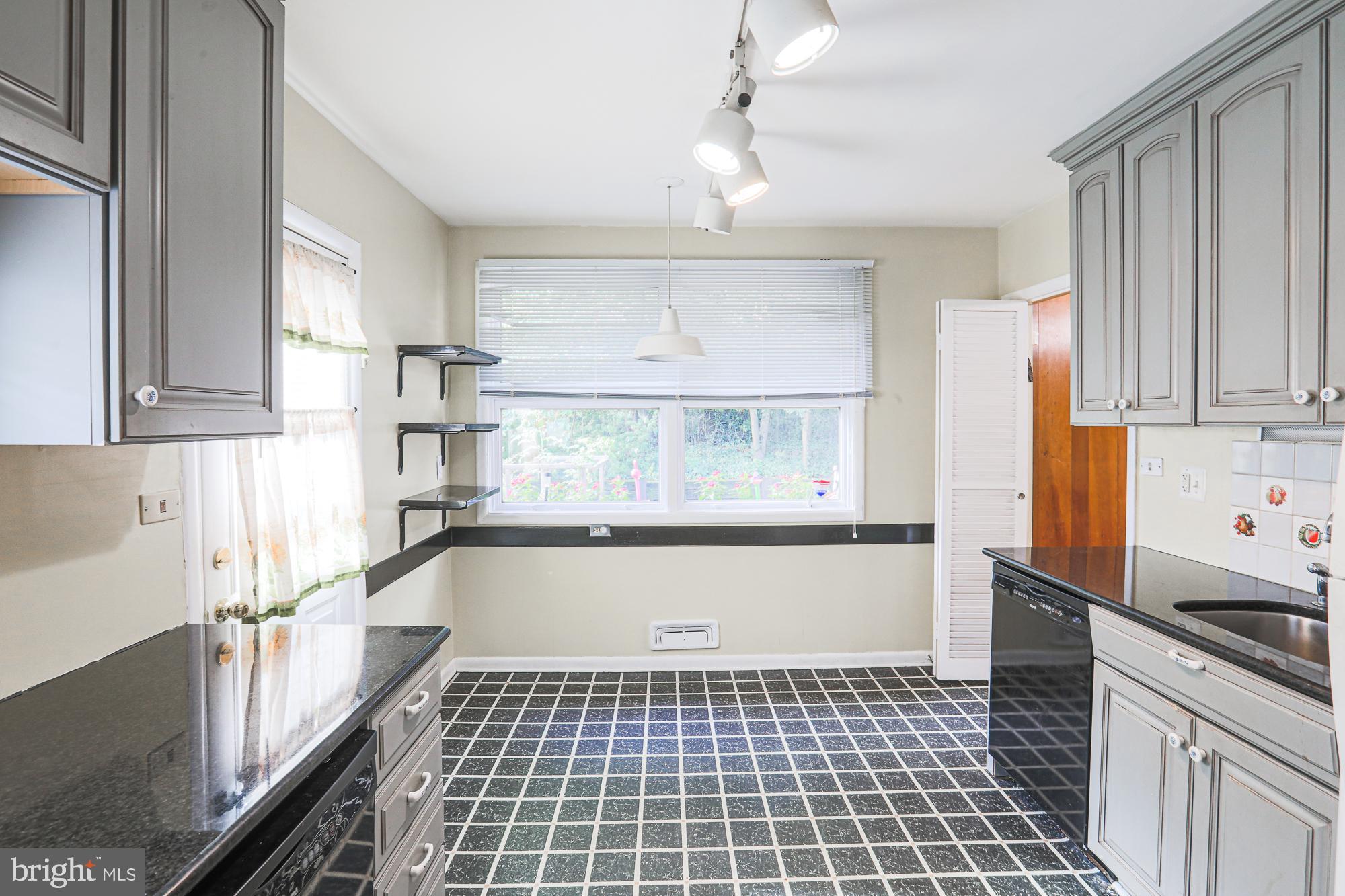 MEADOWOOD - Residential