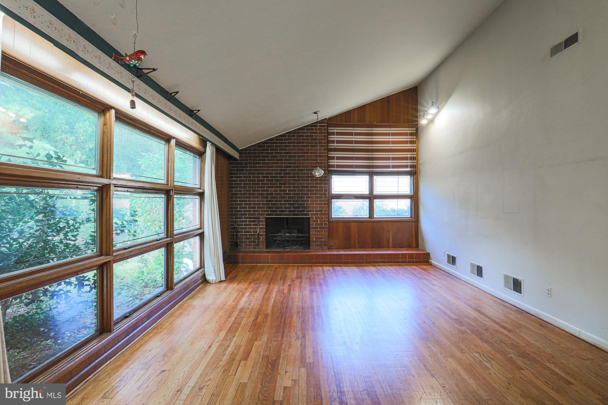 MEADOWOOD - Residential