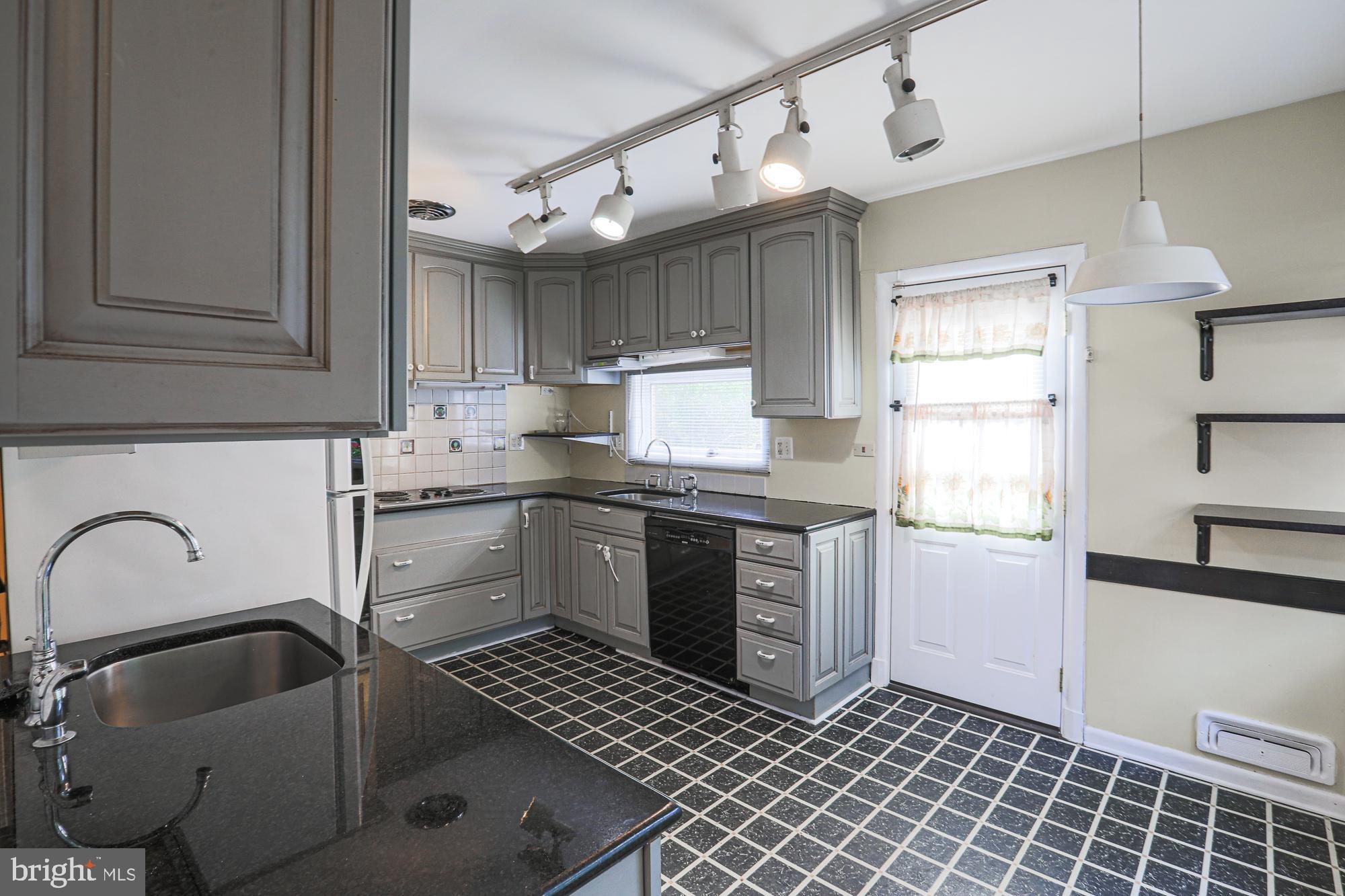 MEADOWOOD - Residential